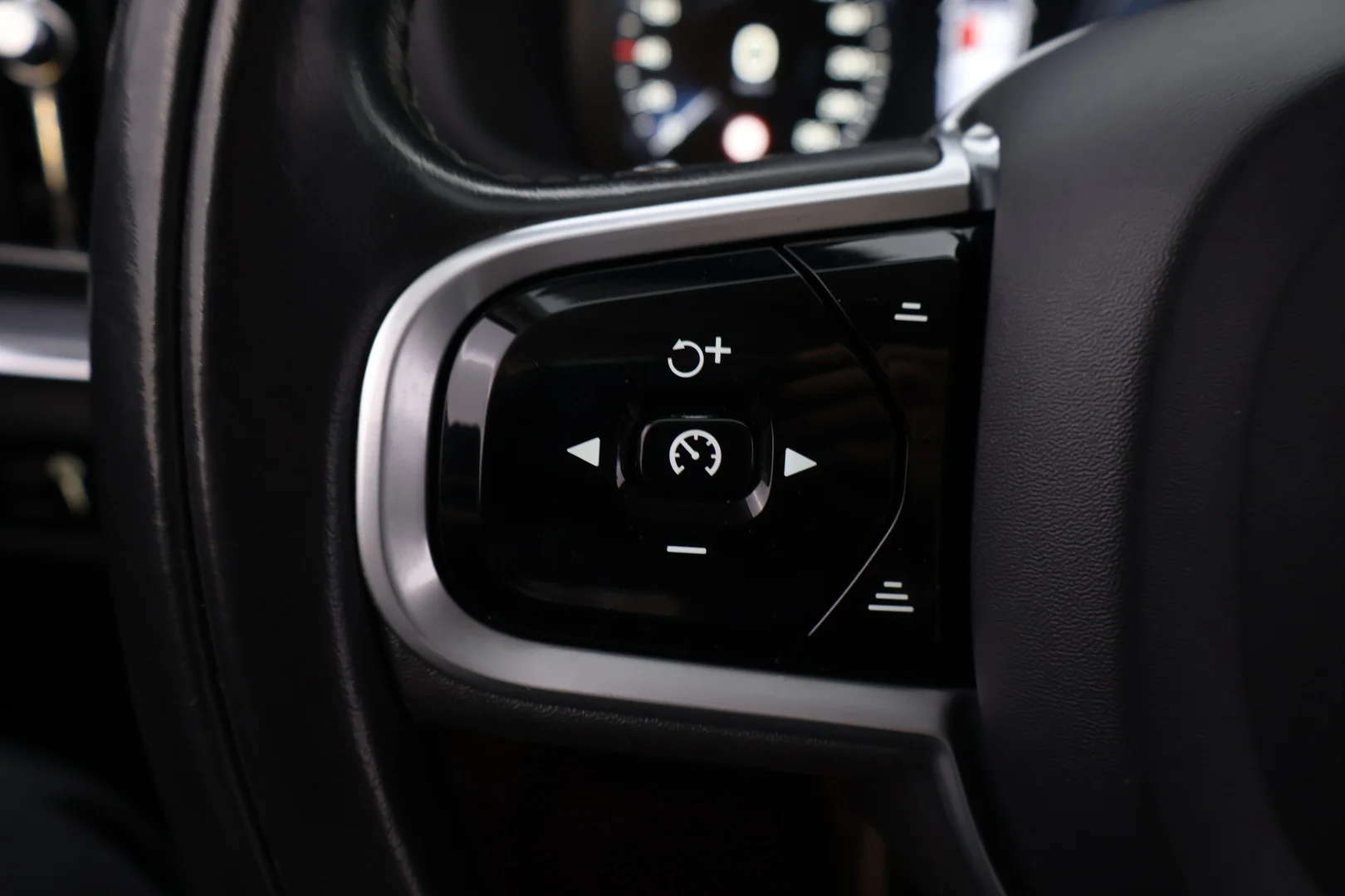Car Image - svuKXvD721TefXCdGrN9N