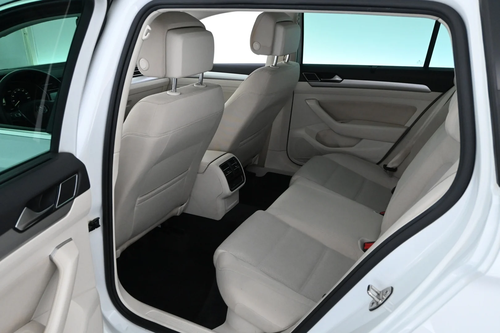 Car Image - 3wsH1015doqf0T1yXpbWpL