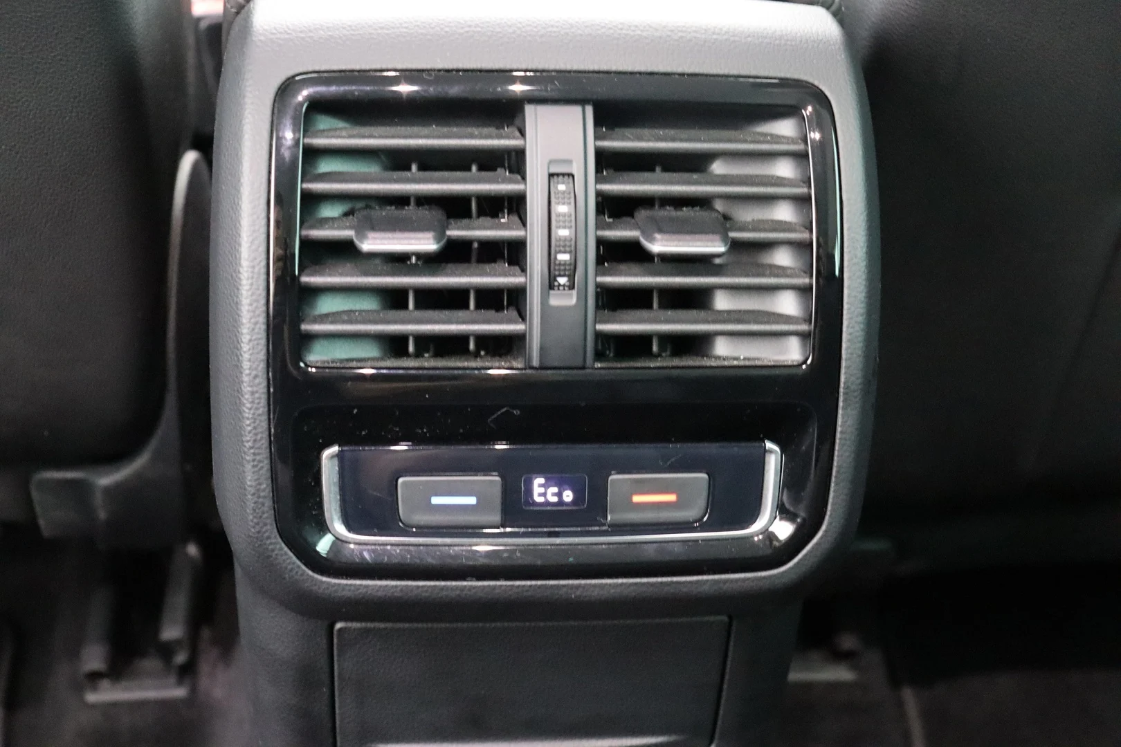 Car Image - 2JPth3mWRXEnrr40Q0z2rk