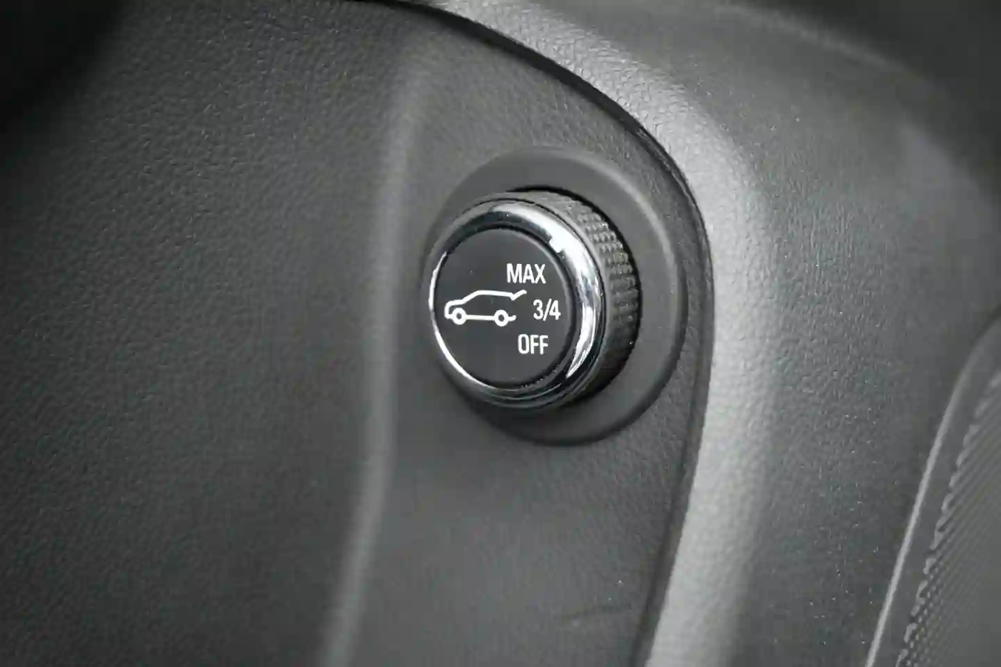 Car Image - 307thW2deAAYzTdgr2ENDo