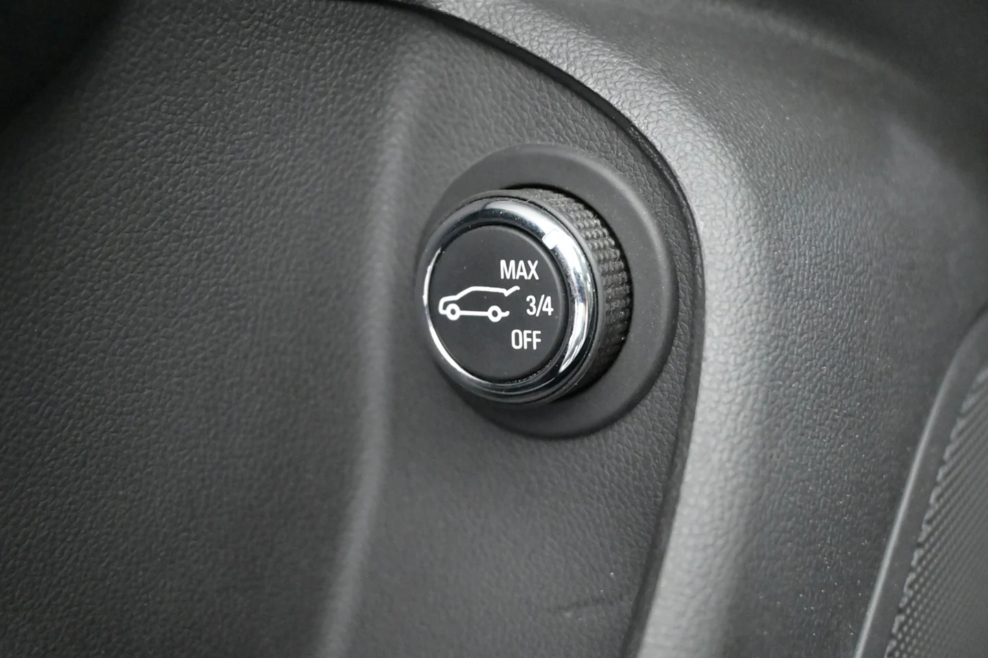 Car Image - 307thW2deAAYzTdgr2ENDo