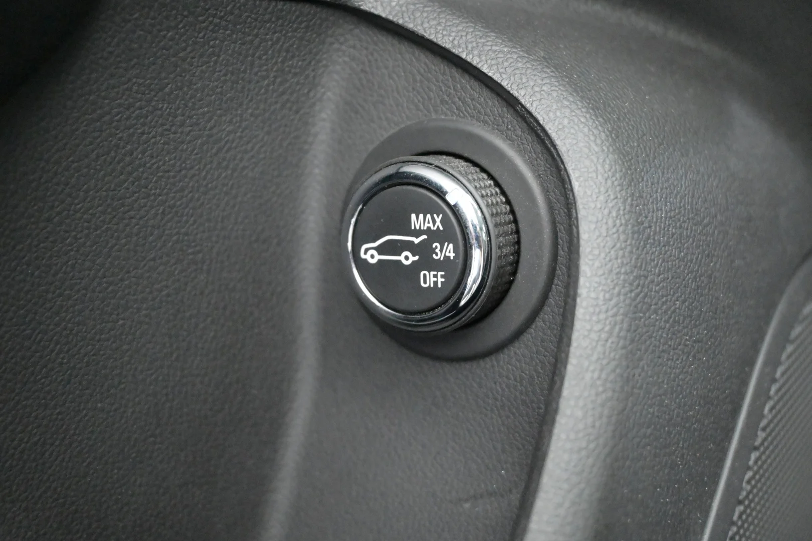 Car Image - 307thW2deAAYzTdgr2ENDo
