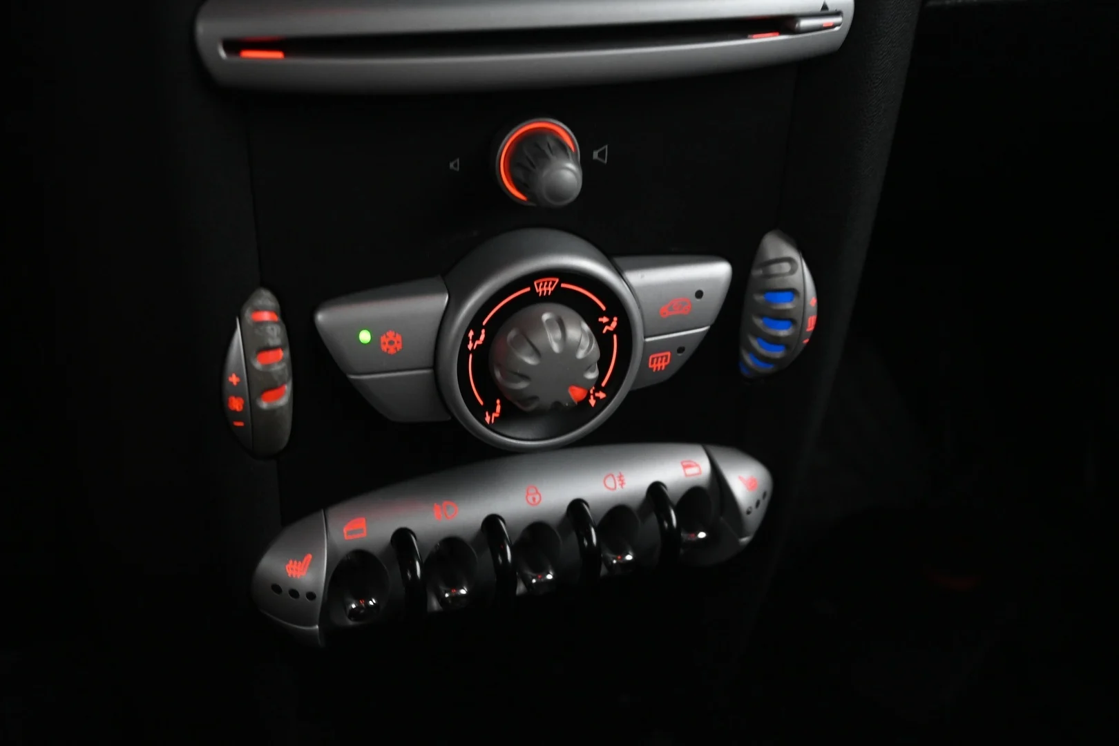 Car Image - 2qbmK8GrgKxNA3LpxVz76I