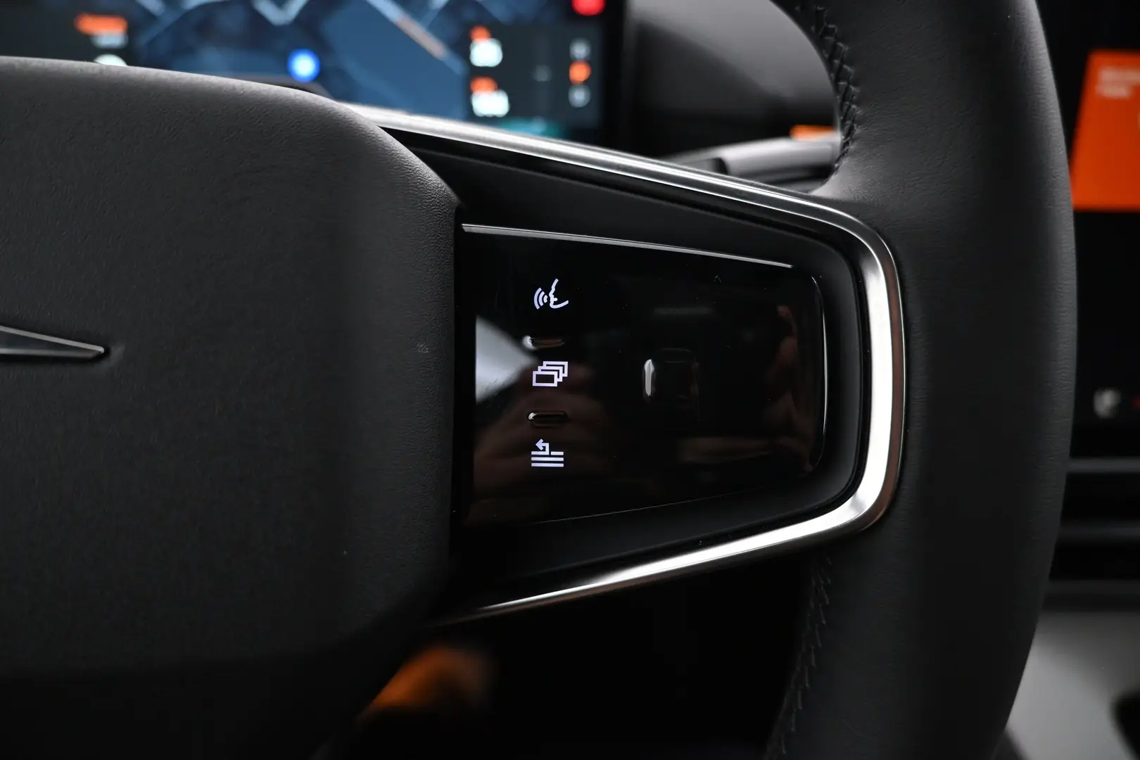 Car Image - Z4el73J9vVMLgCiWNs87r