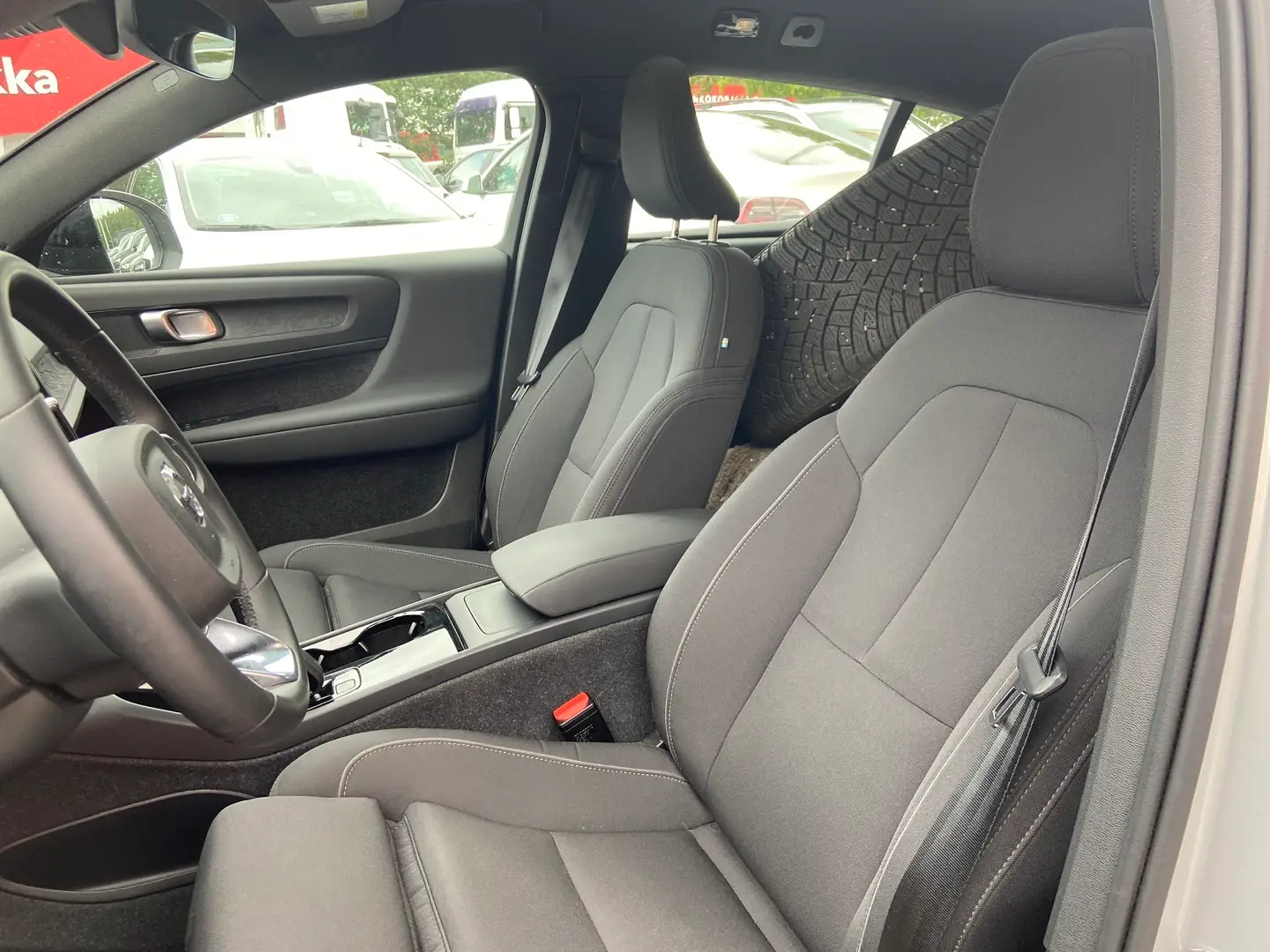 Car Image - 7vJTle0pFAzX9gCjPp3KBw