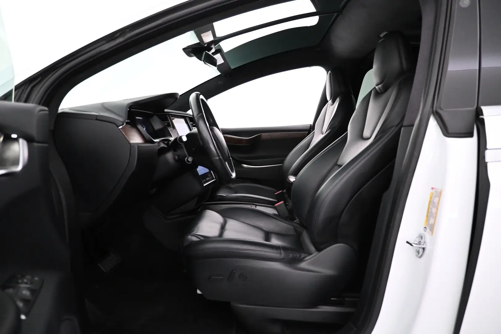 Car Image - 5dEs1iWqUxsbUQM4acGNNN