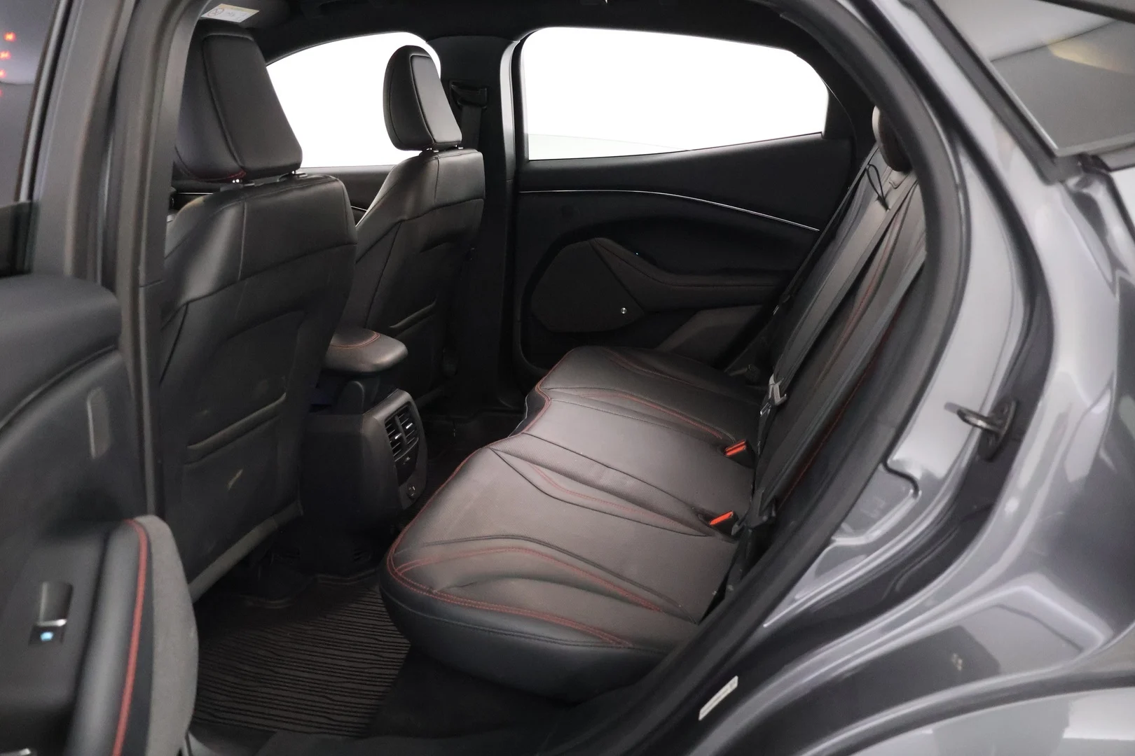 Car Image - 1gWGbEtB7a4UhqADKxf2Tz