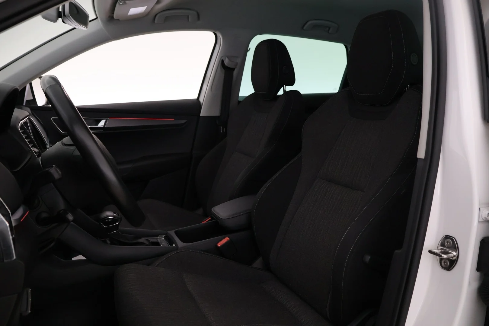Car Image - 7Km6zw9jDYTQKeack71WeV