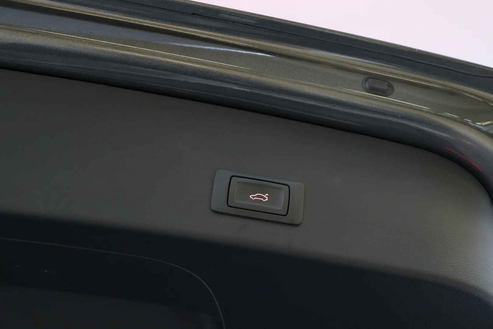 Car Image - 4g5RvvS0yArUidwMJcTJP6