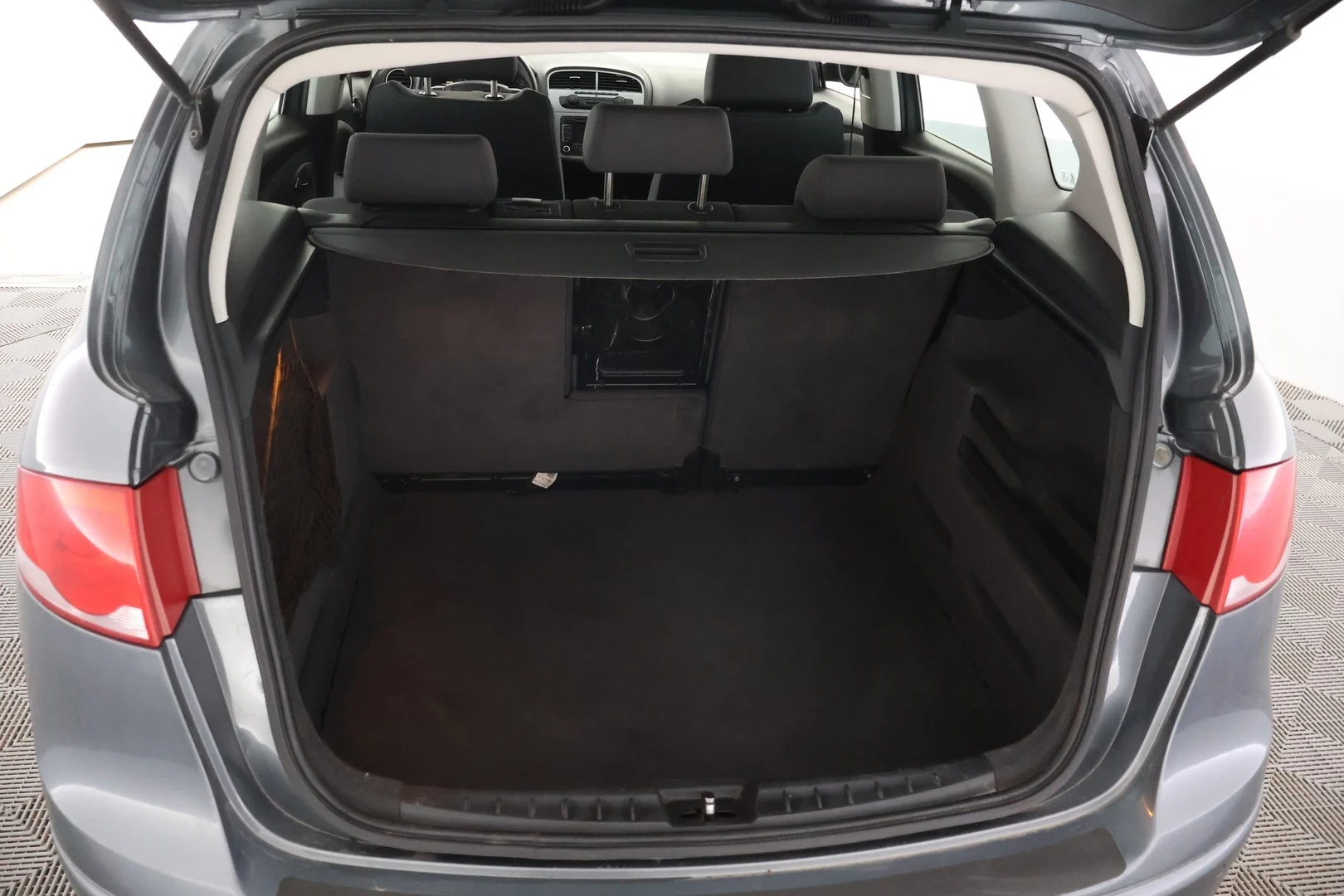 Car Image - 6PTzcnlje5L7Z110TV4mvd