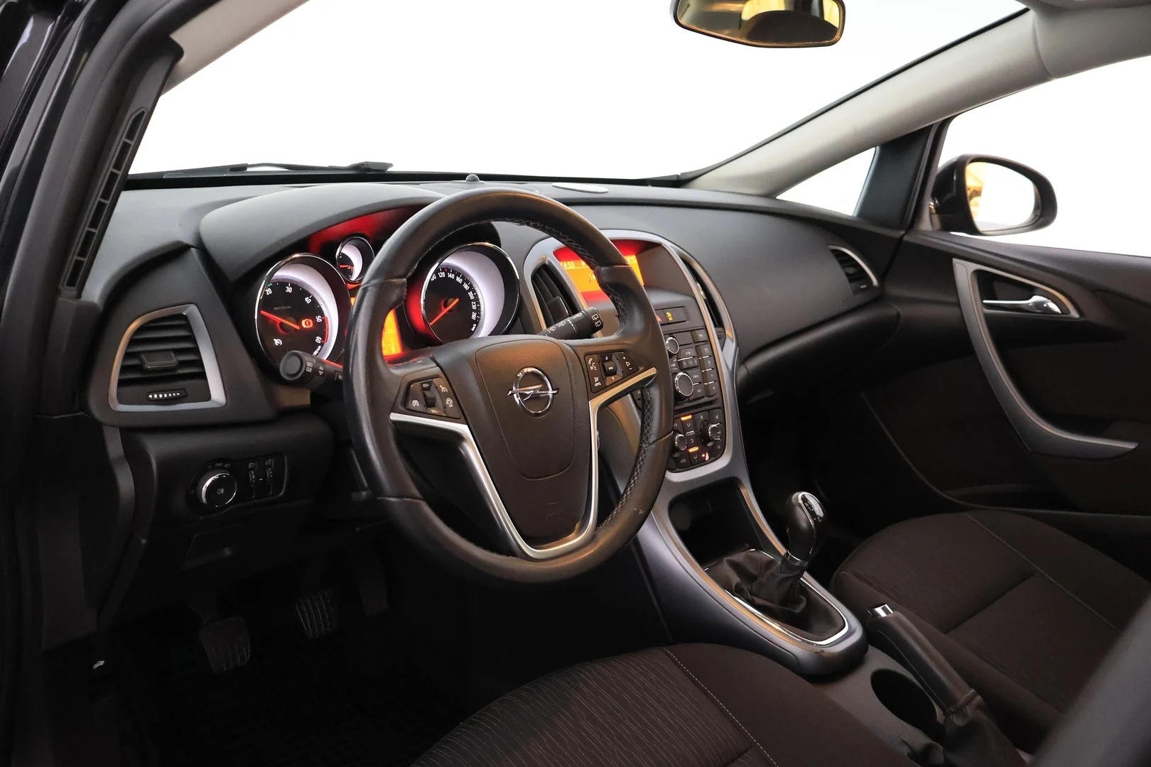 Car Image - R7zaOIa6FiclpR1PrAhYS
