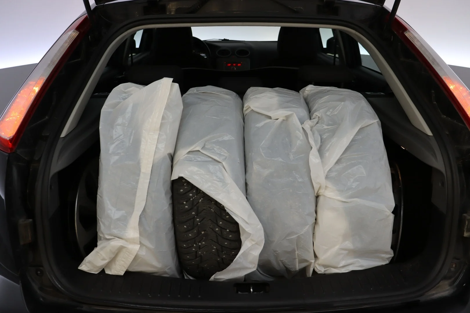 Car Image - 10SvRb8Pb93eFhZncLlq2u