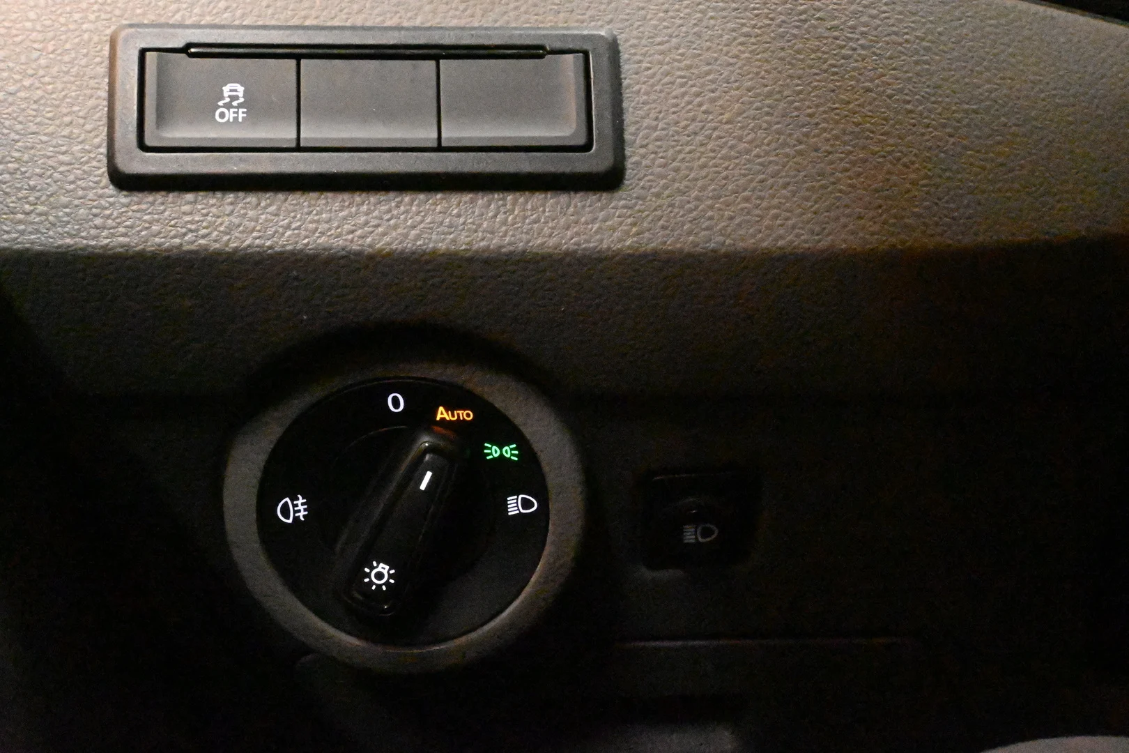 Car Image - 6S0UkQ3qijx9oEg3rE0tn4