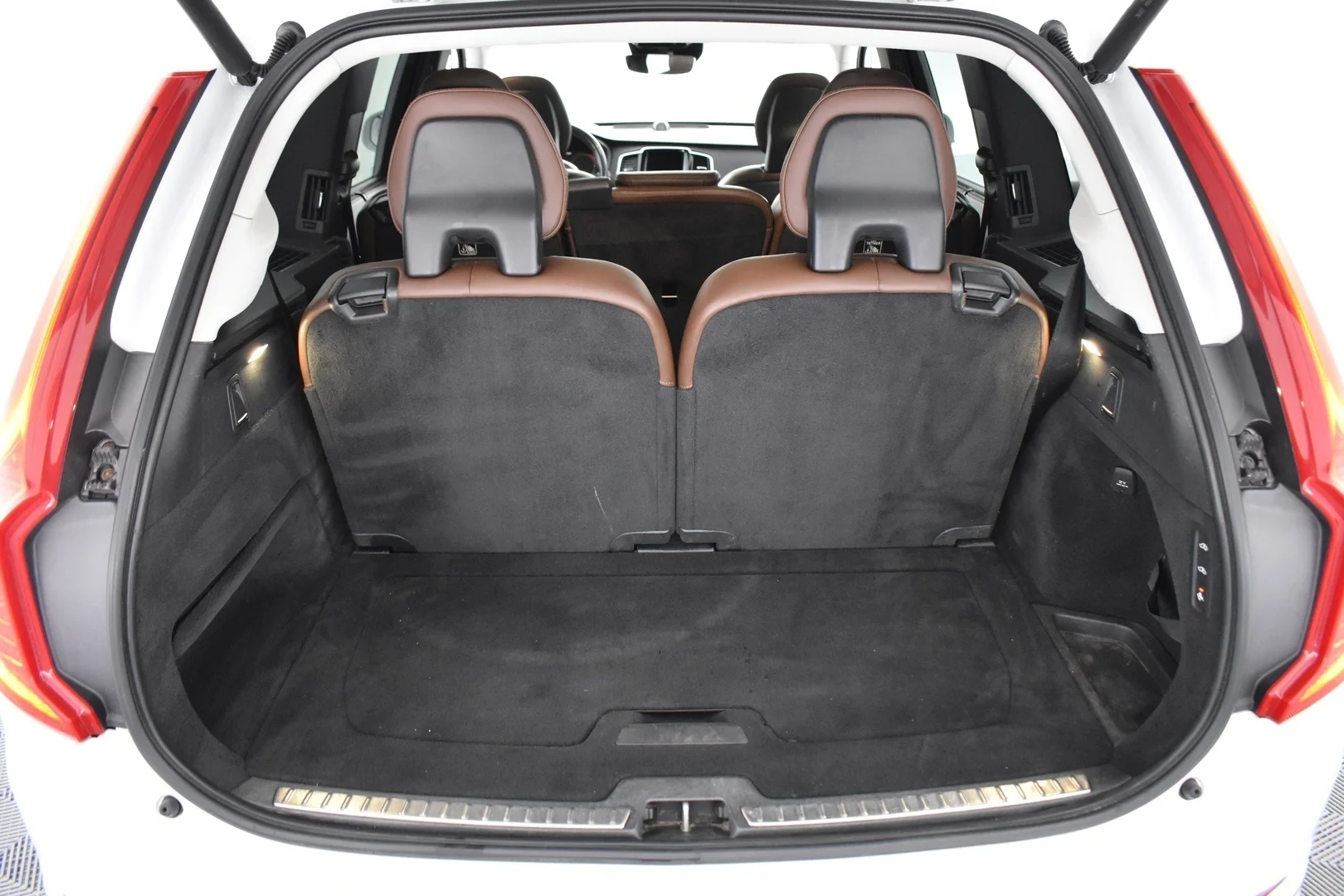 Car Image - 4p6B2A7GLrRgaIVMgB7Muz