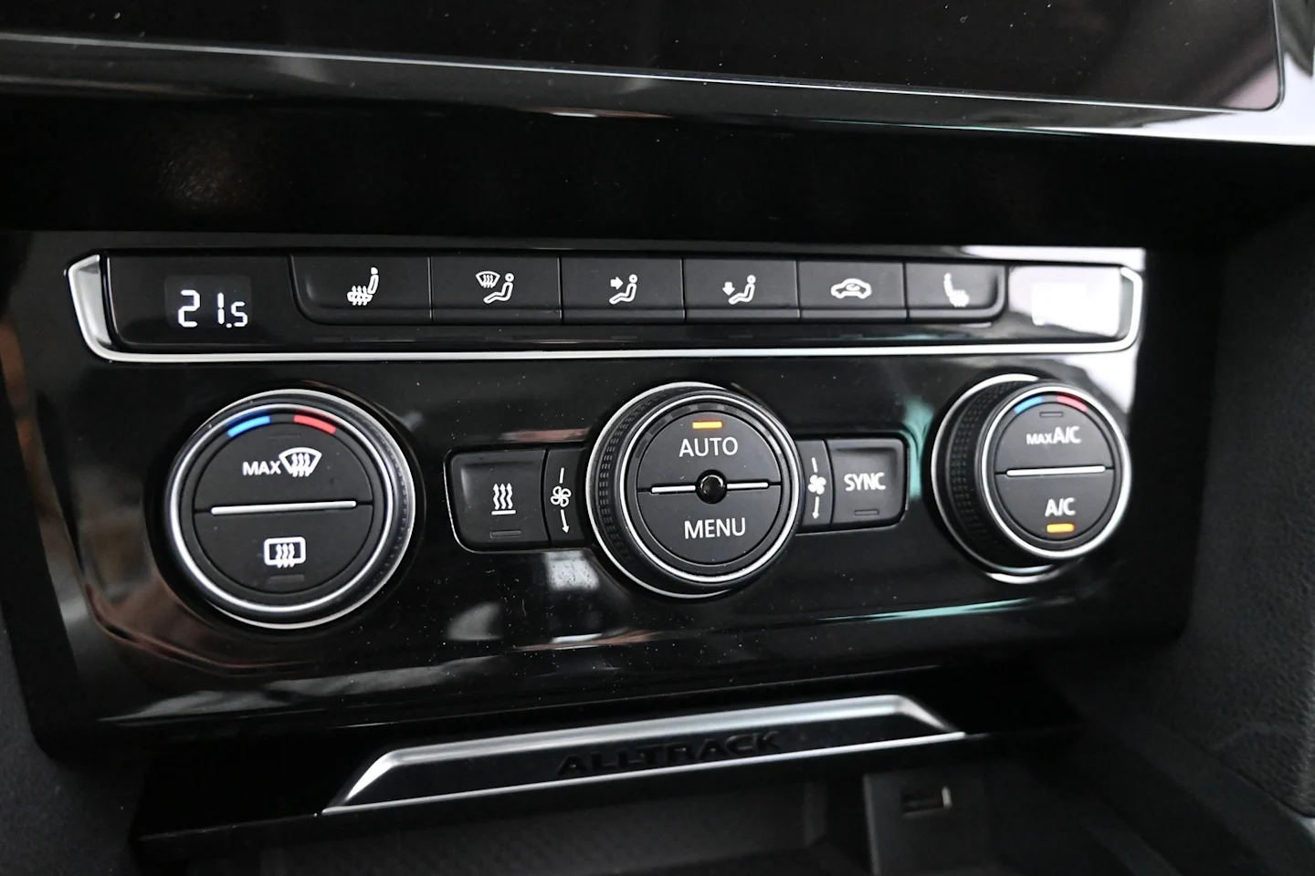 Car Image - dUVTut2RZ8LpI6qOiLTPd