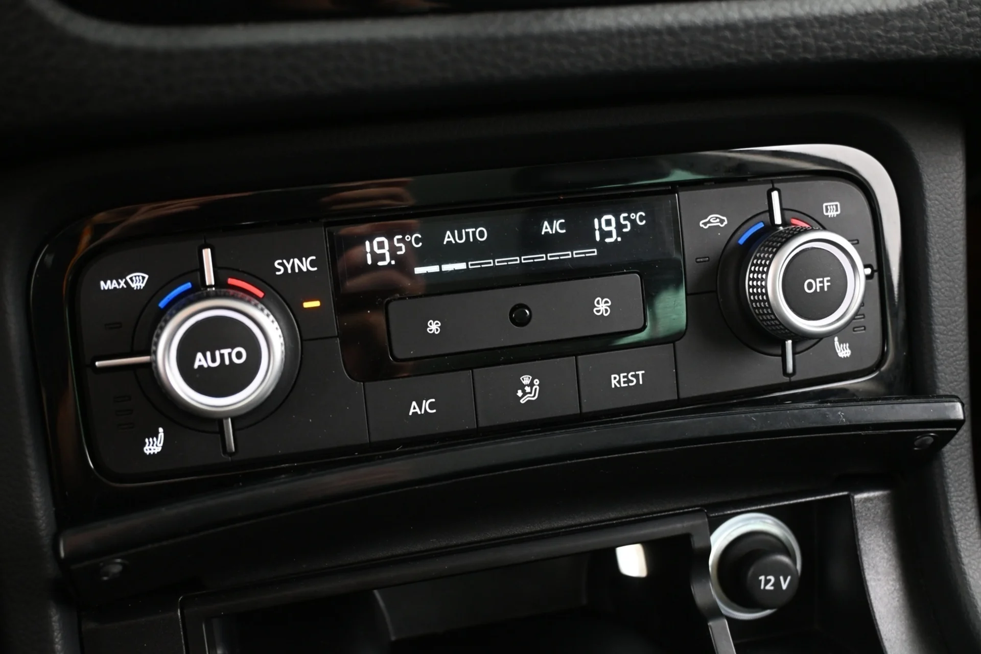 Car Image - FvbSkWF4LG5i8XOD9KfnE