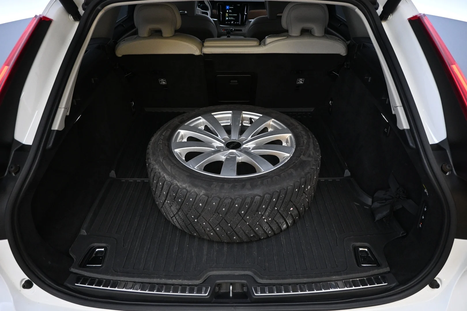 Car Image - 16IVbM3lYYzyaXl5Nr0pBO