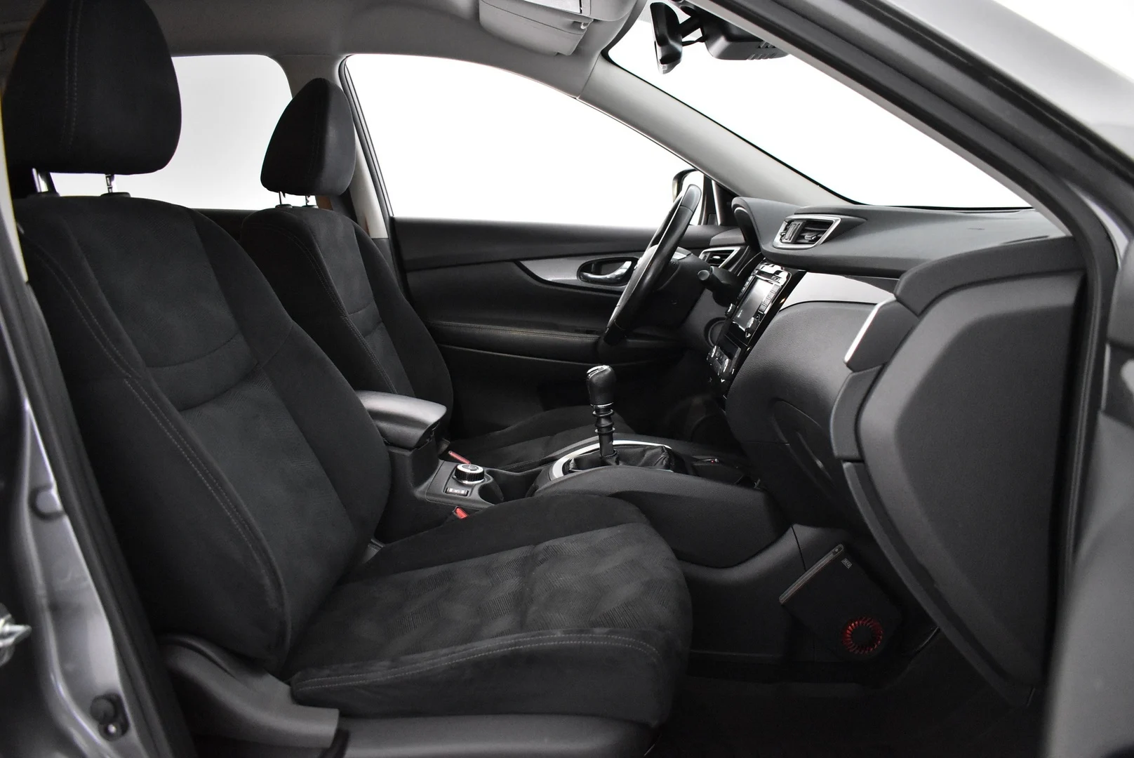 Car Image - 2iQNuvv8Ypr5TEFdVyrJyS