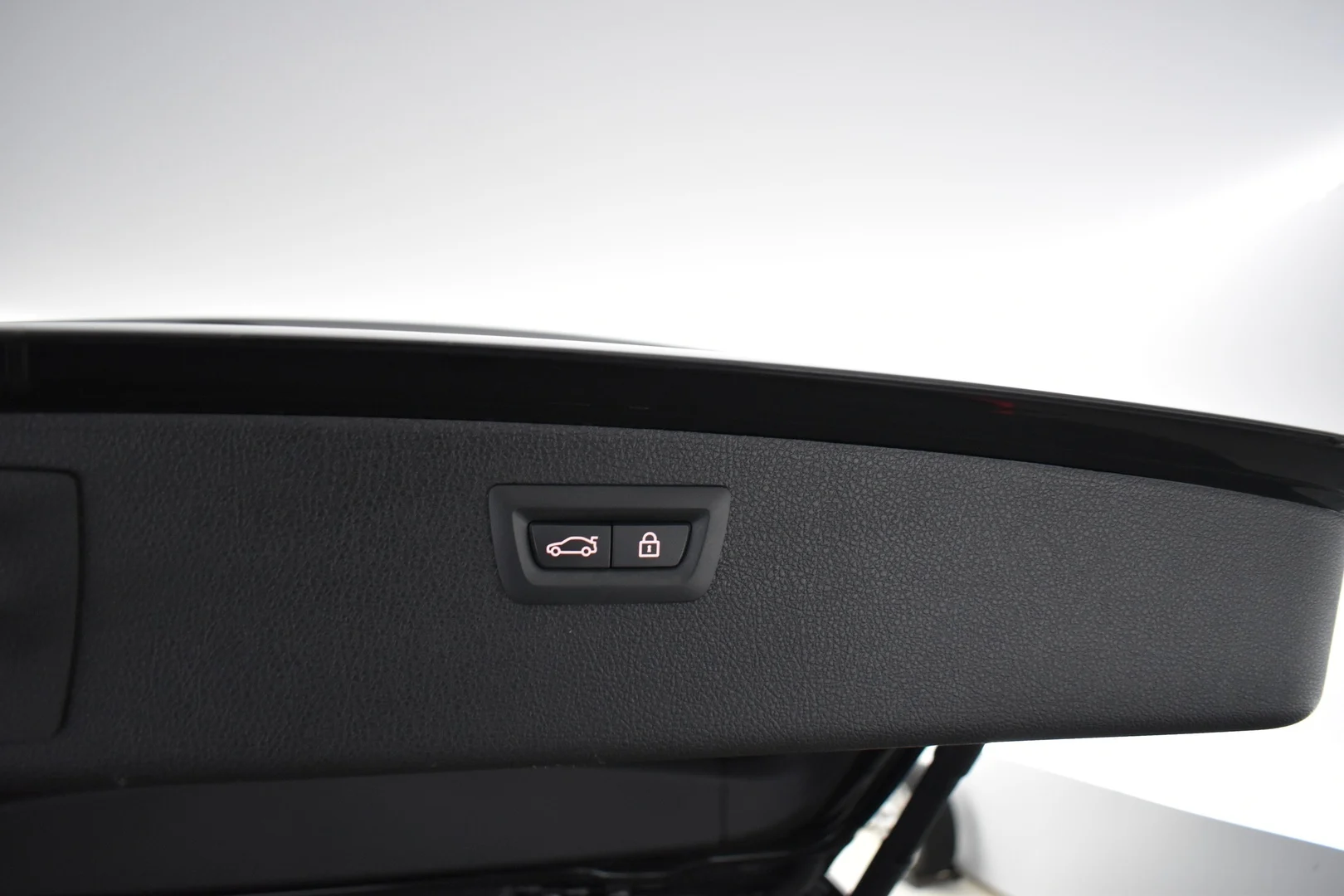 Car Image - 6ZdzVTsRxfkqzrURMAE1I2