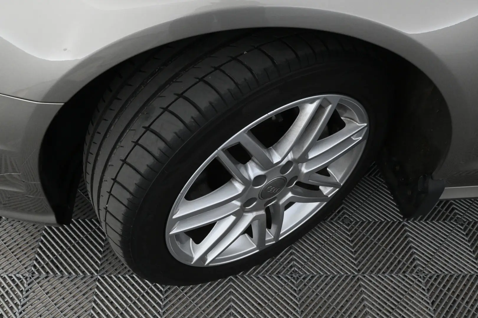 Car Image - 6V11CDQ2tbCqj8EPqGBcCs