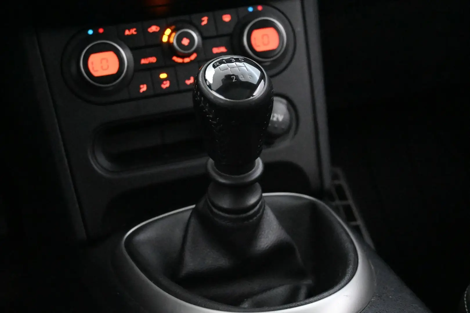 Car Image - 2thabxnbaVmriQvTYjbE8w