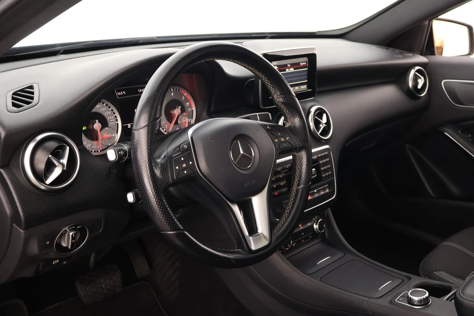 Car Image - 4EOeFlVwTrnPWrHLPXLN25
