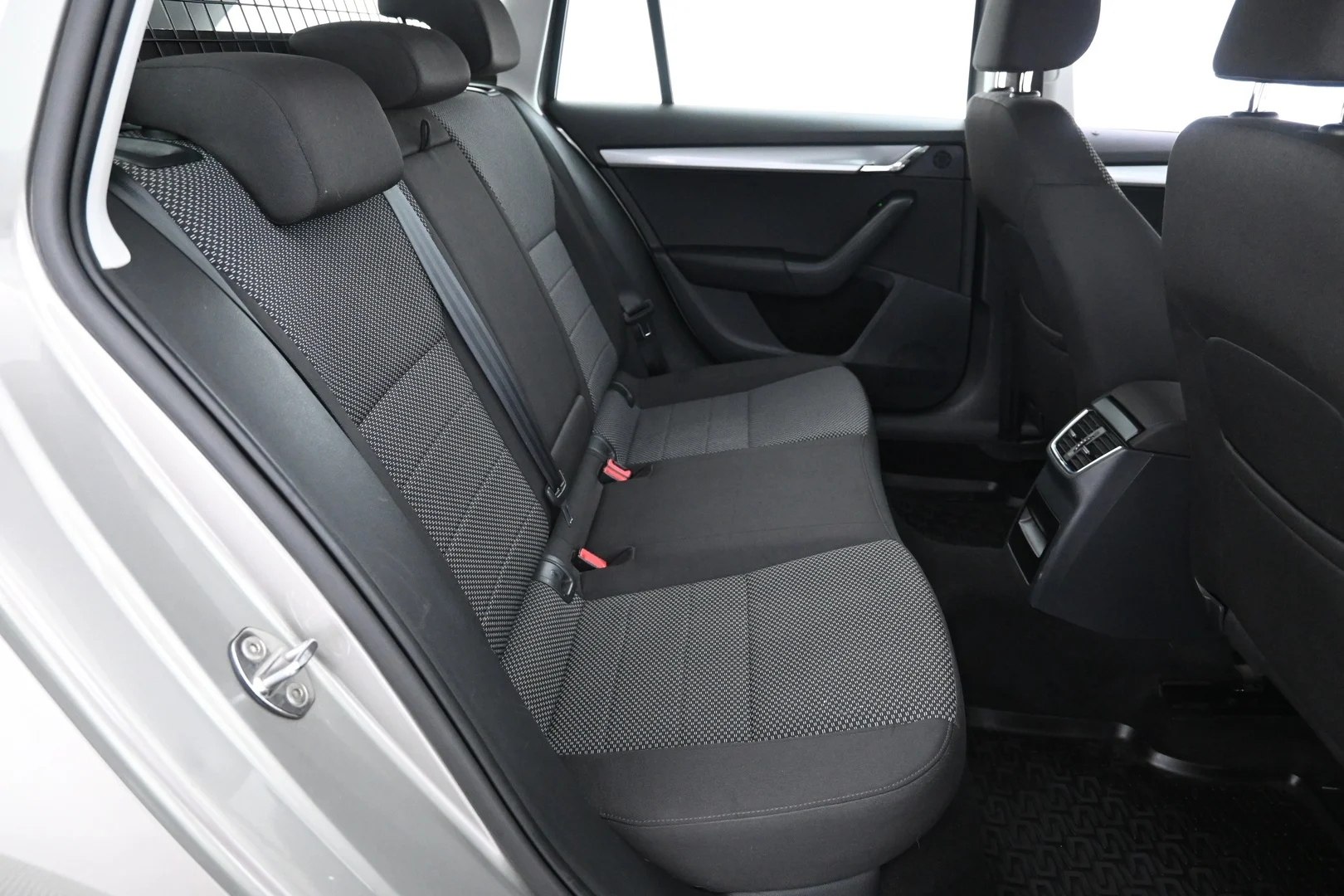 Car Image - 6jaovG4p7DzsQFxqEnS5Js