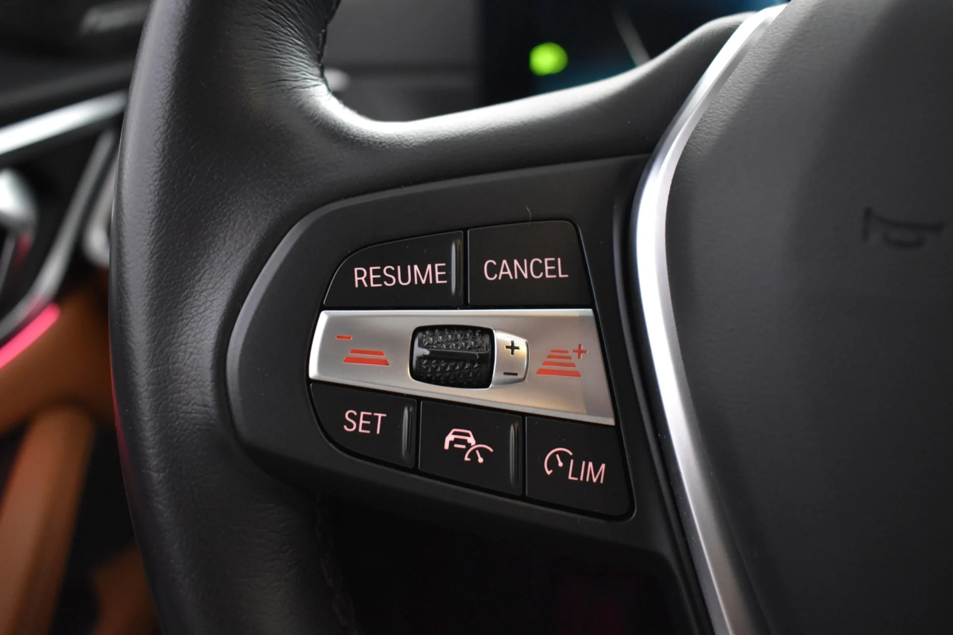 Car Image - 6IYs3Tz4vNO869Qqaoiyen