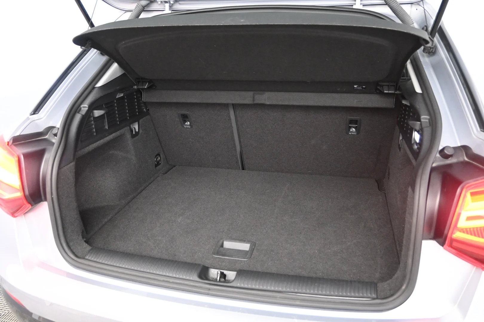 Car Image - XWwBGPBwsnWUfvbqR3xn0
