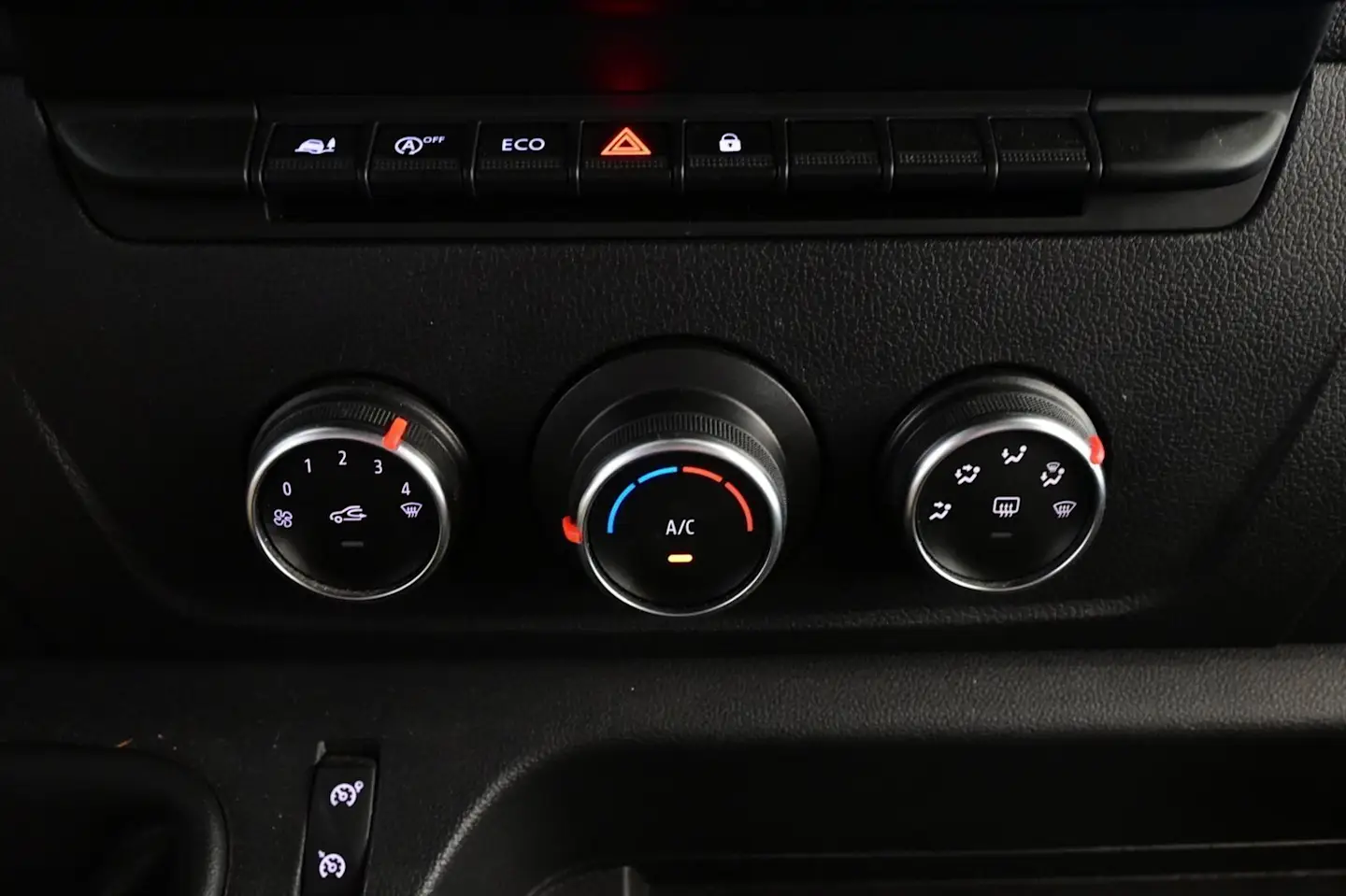 Car Image - 5V27YCCC7BDTdWcWprveON