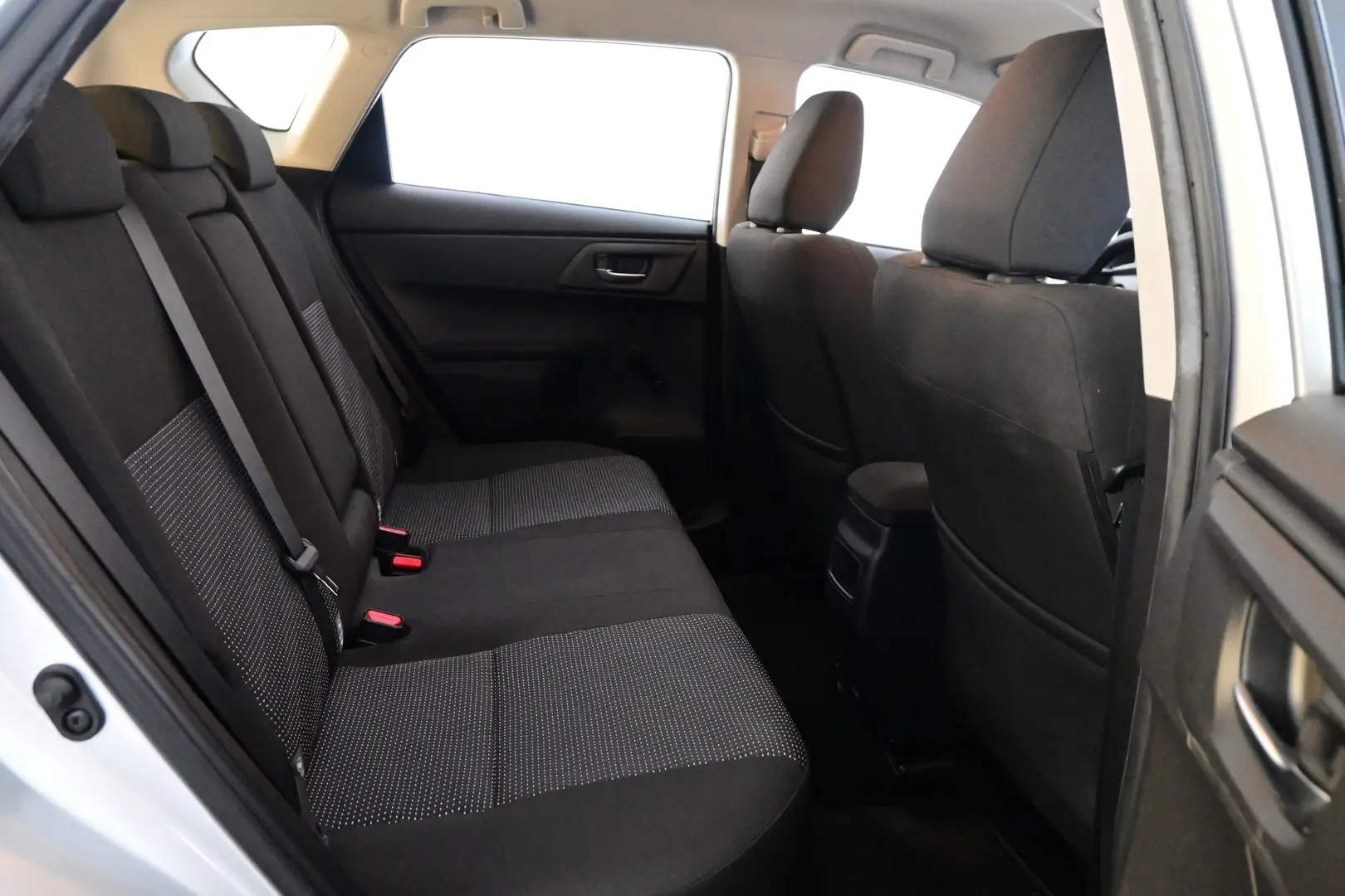 Car Image - 1FgCoj7BS8nRP833VPyLqE
