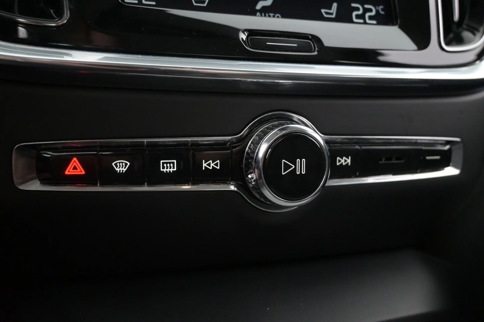Car Image - 3a0JDmYQ66mCryKzmQ0sws