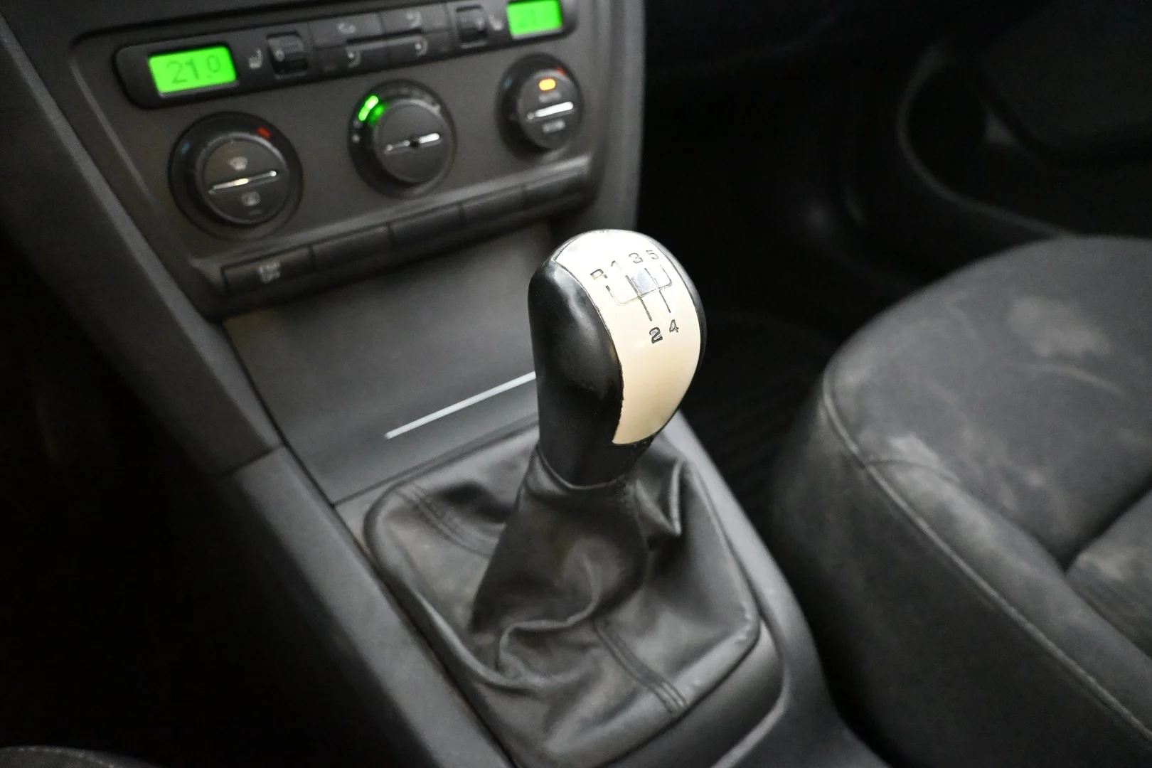 Car Image - 50f8jJ8V3ThwC5VGFa0xDQ