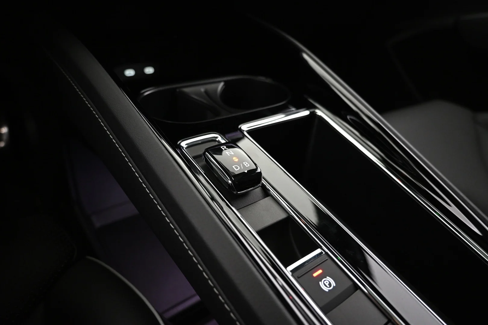Car Image - 3lftQlCfLkIuIEHaauP6xA