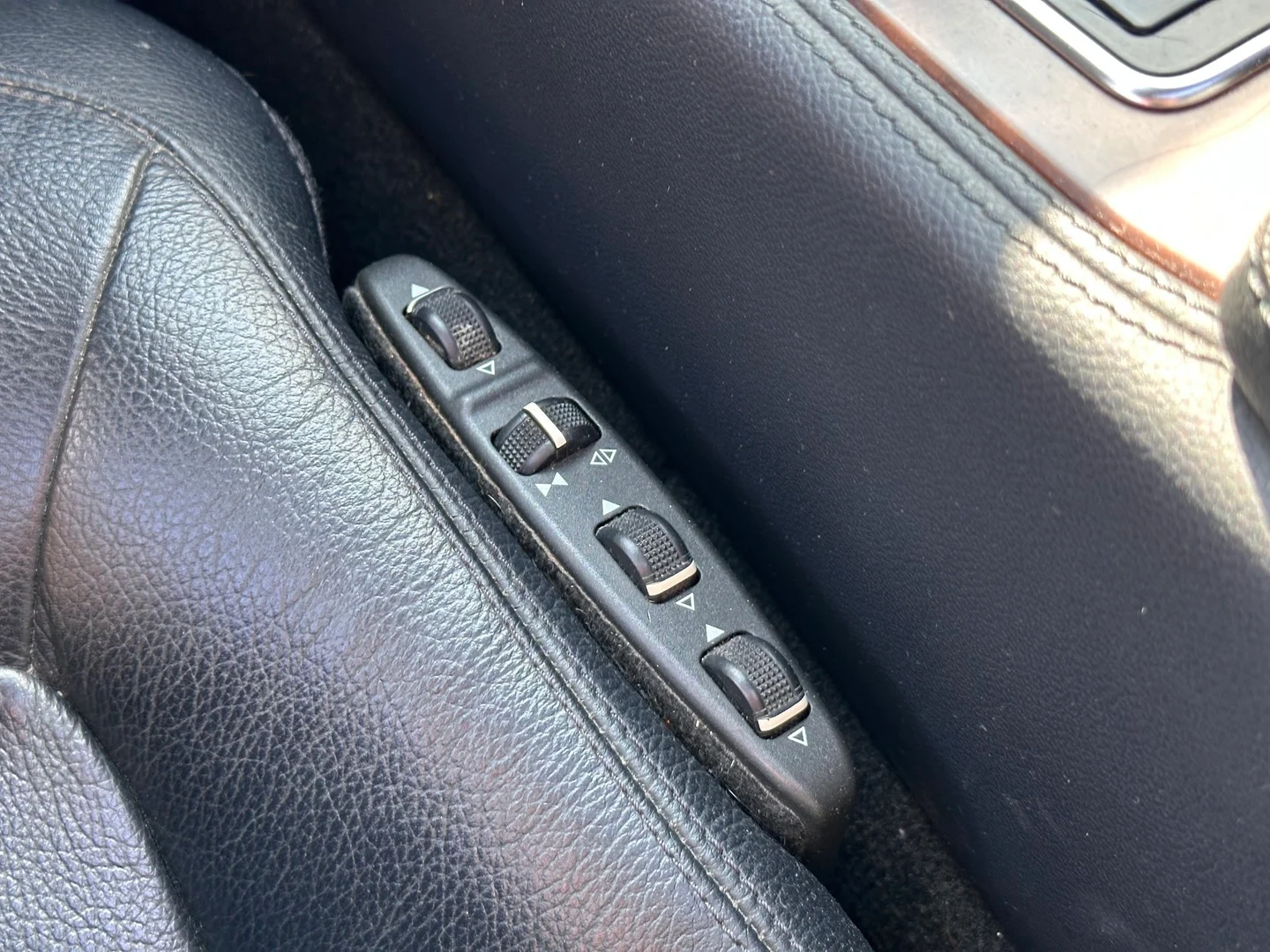 Car Image - 39i8bmfpGG72rltwjyVeV7