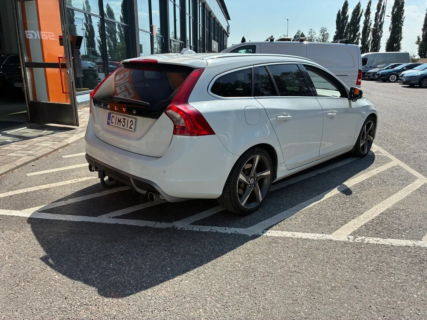 Car Image - 70vsYeYLQ1dAHVgigzXbPE