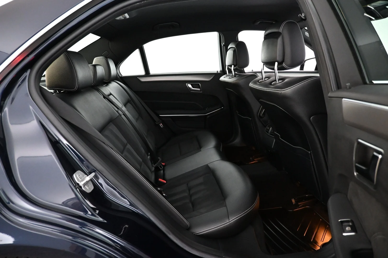 Car Image - 4Q6X8glInD3tE3VRf6hC4m