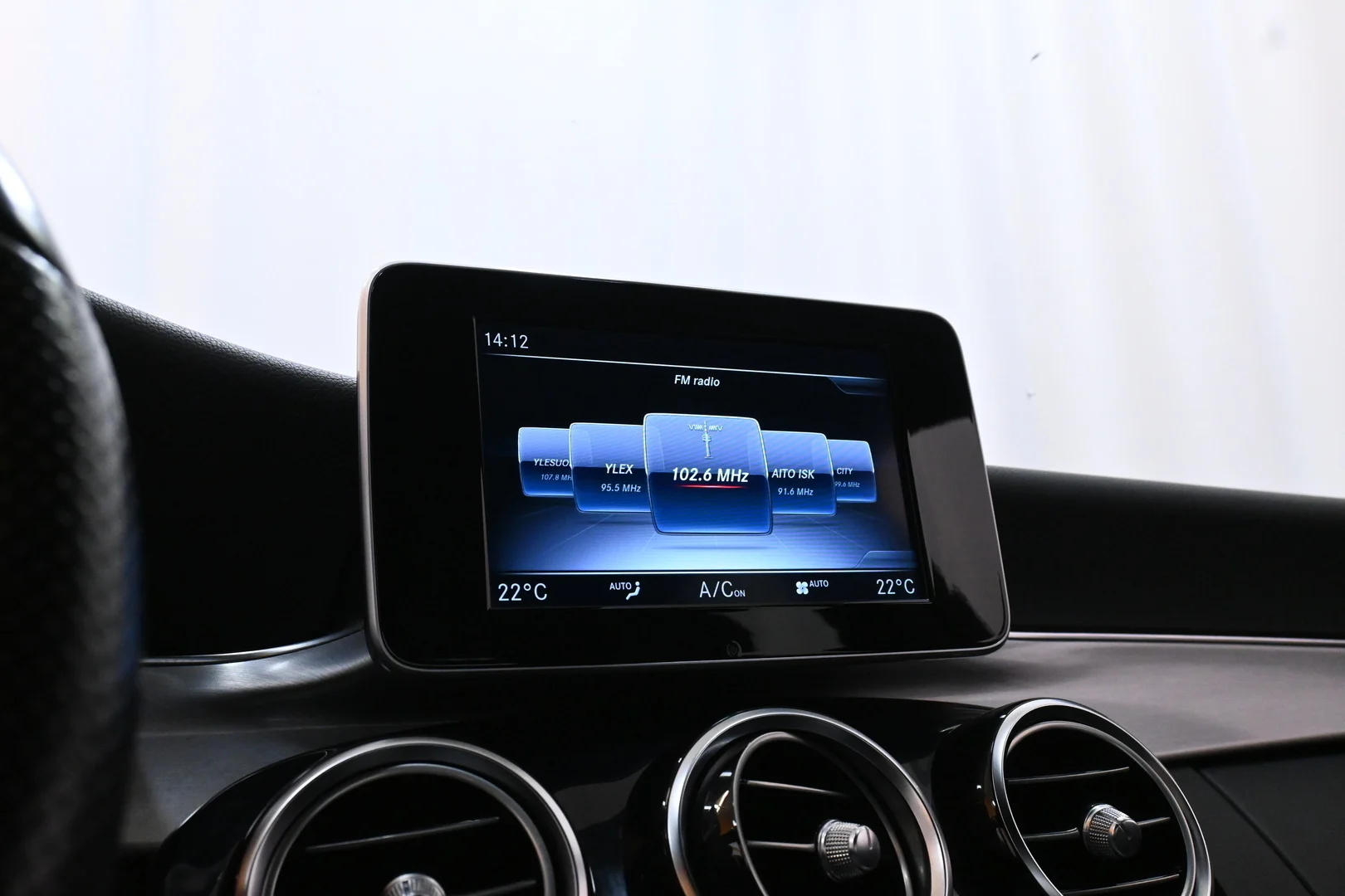 Car Image - 6oa2PnSgcKn8XiIgQU6WJO