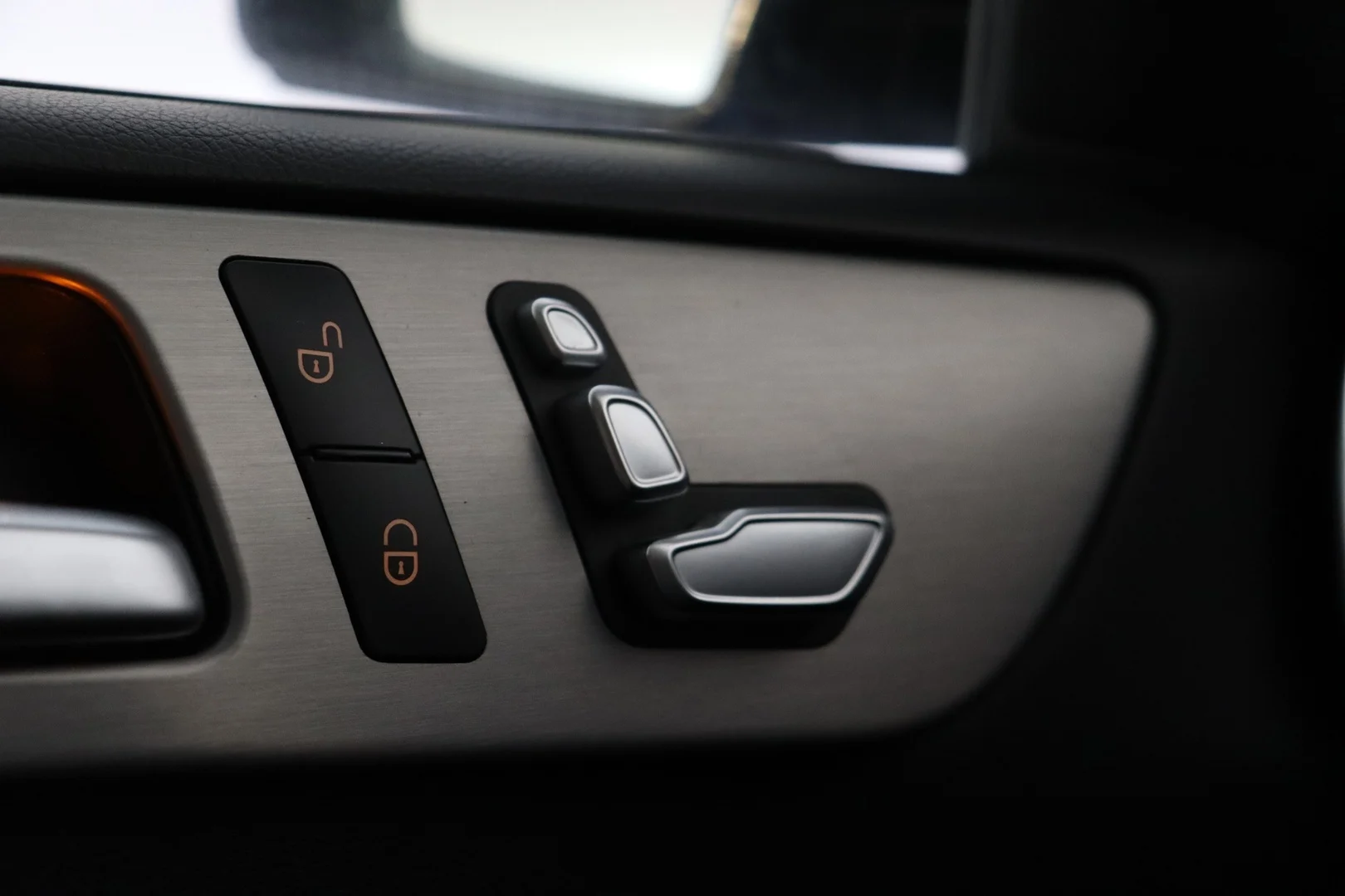 Car Image - 7J7RxJ7OjLLZJ6UFauJK1y