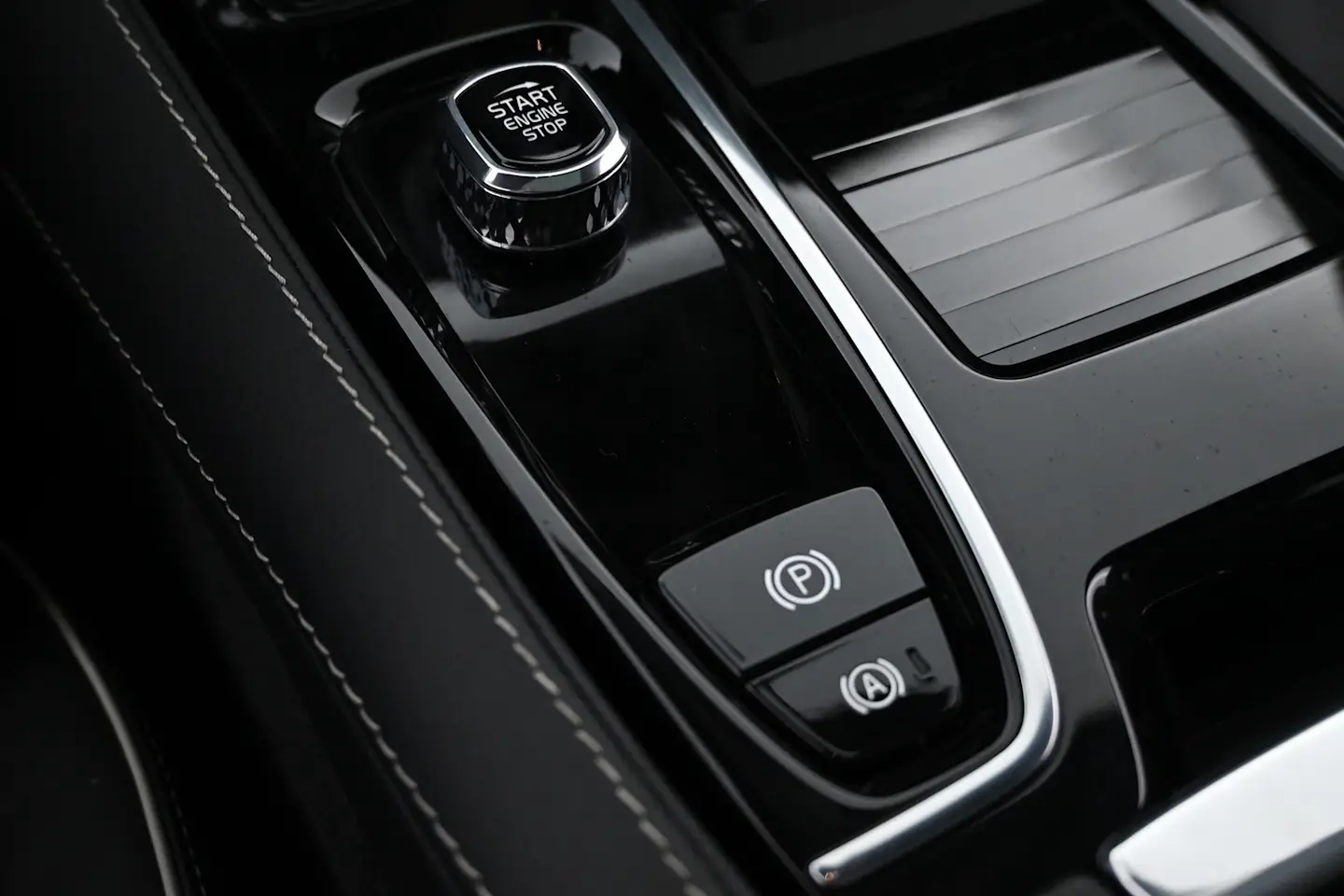 Car Image - JiYb3yCHr5FIHBkRVSms8