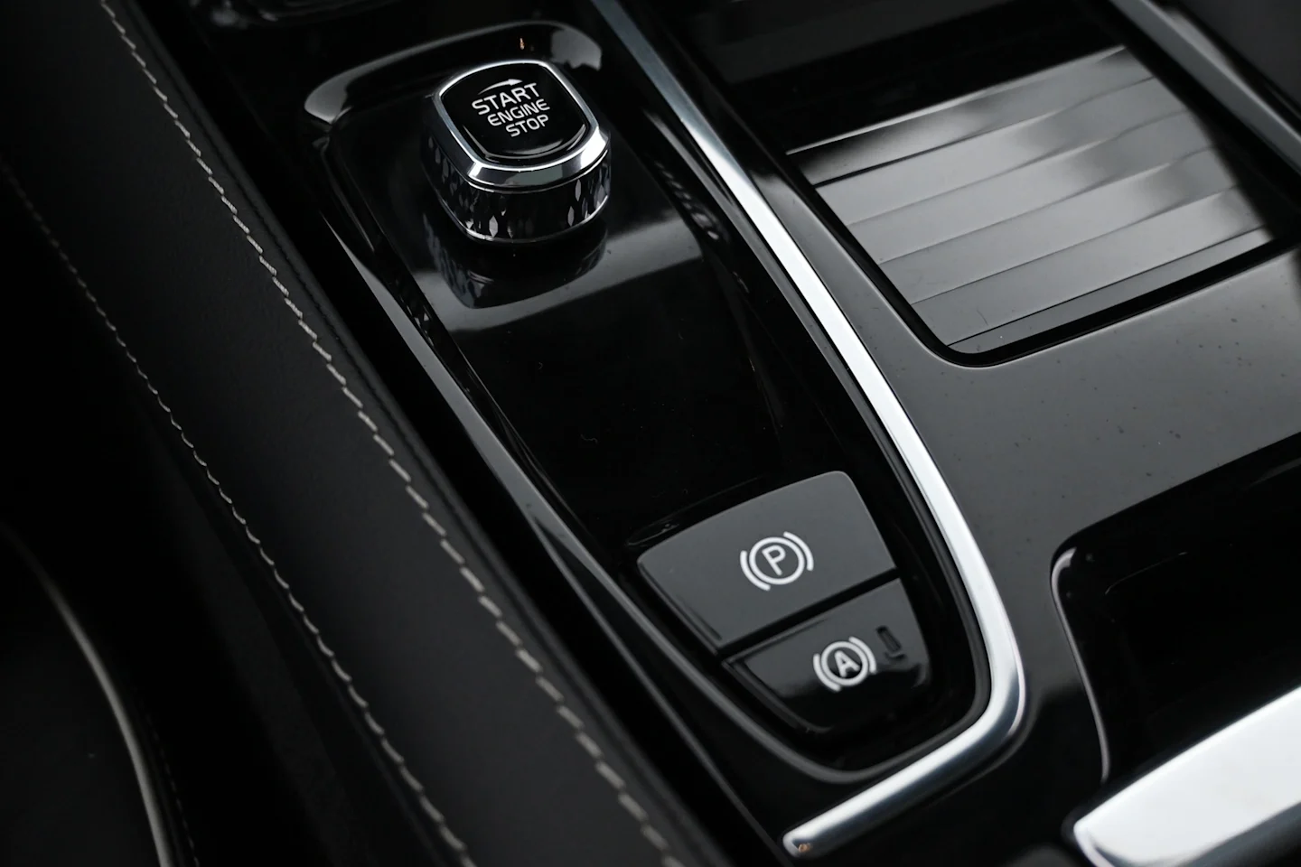 Car Image - JiYb3yCHr5FIHBkRVSms8