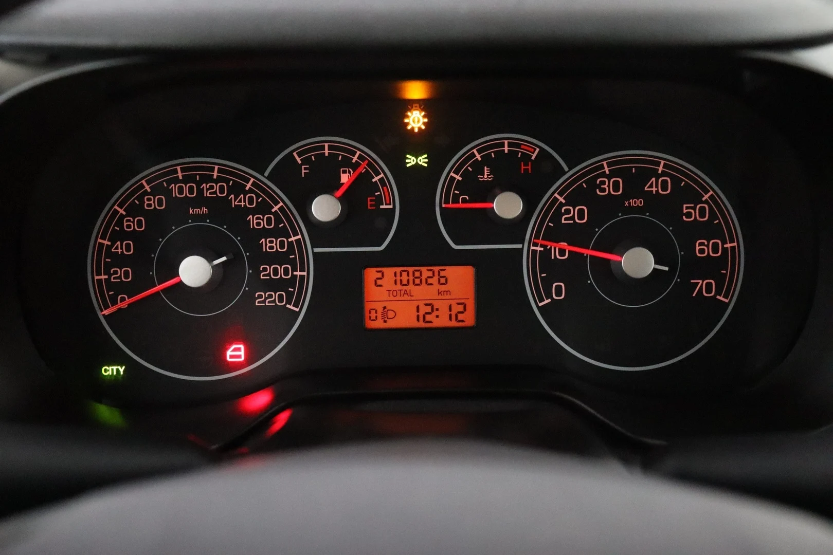 Car Image - 2haSudfpeVBLkPaUTcTDFr