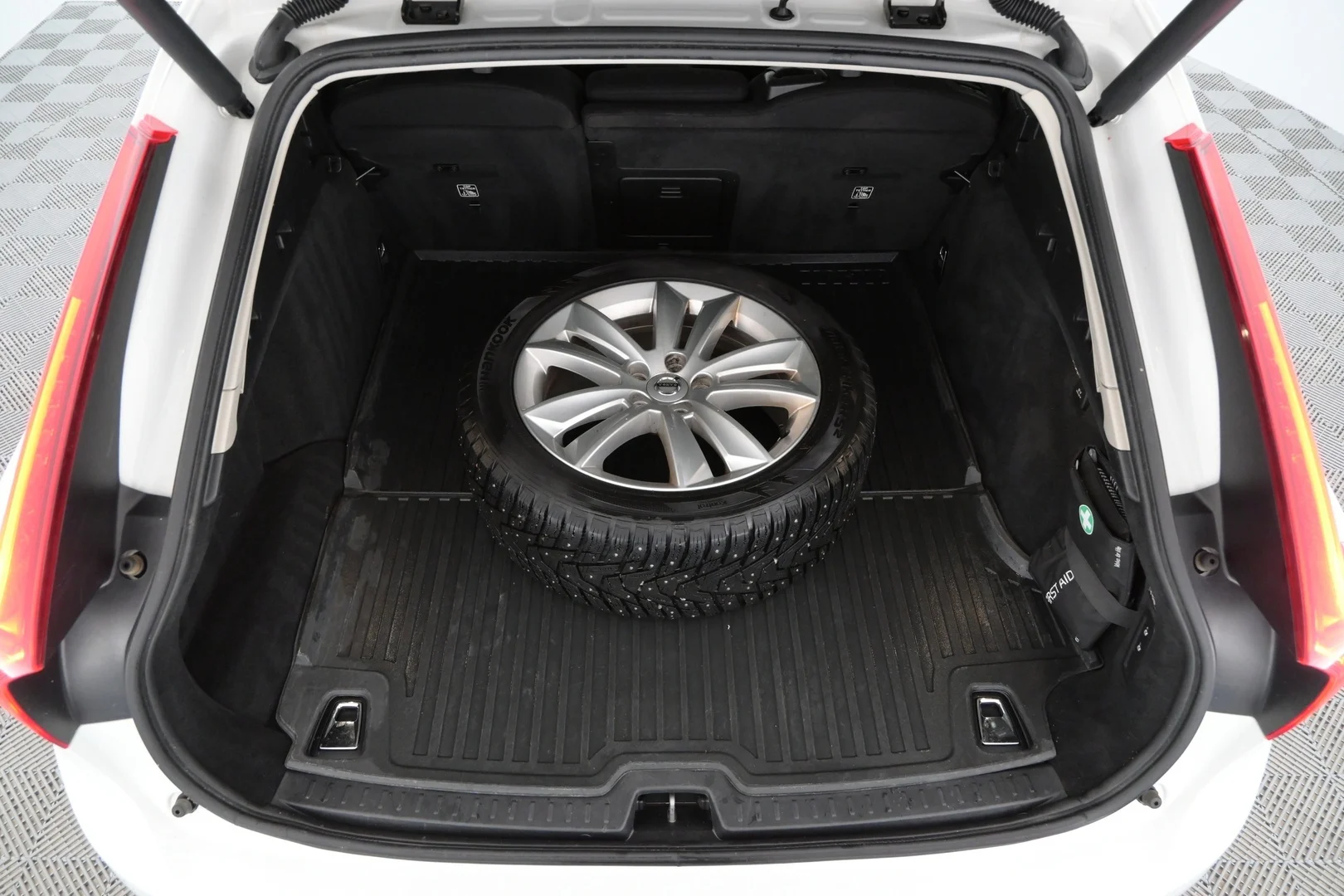 Car Image - 1HOfpagHeVgC2nFP8Ia9ur