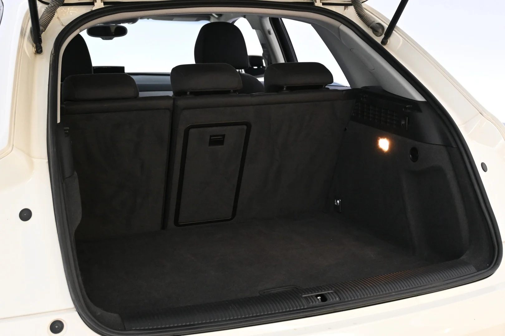 Car Image - 1rg3nTGYEei6WHgqkRXG3c