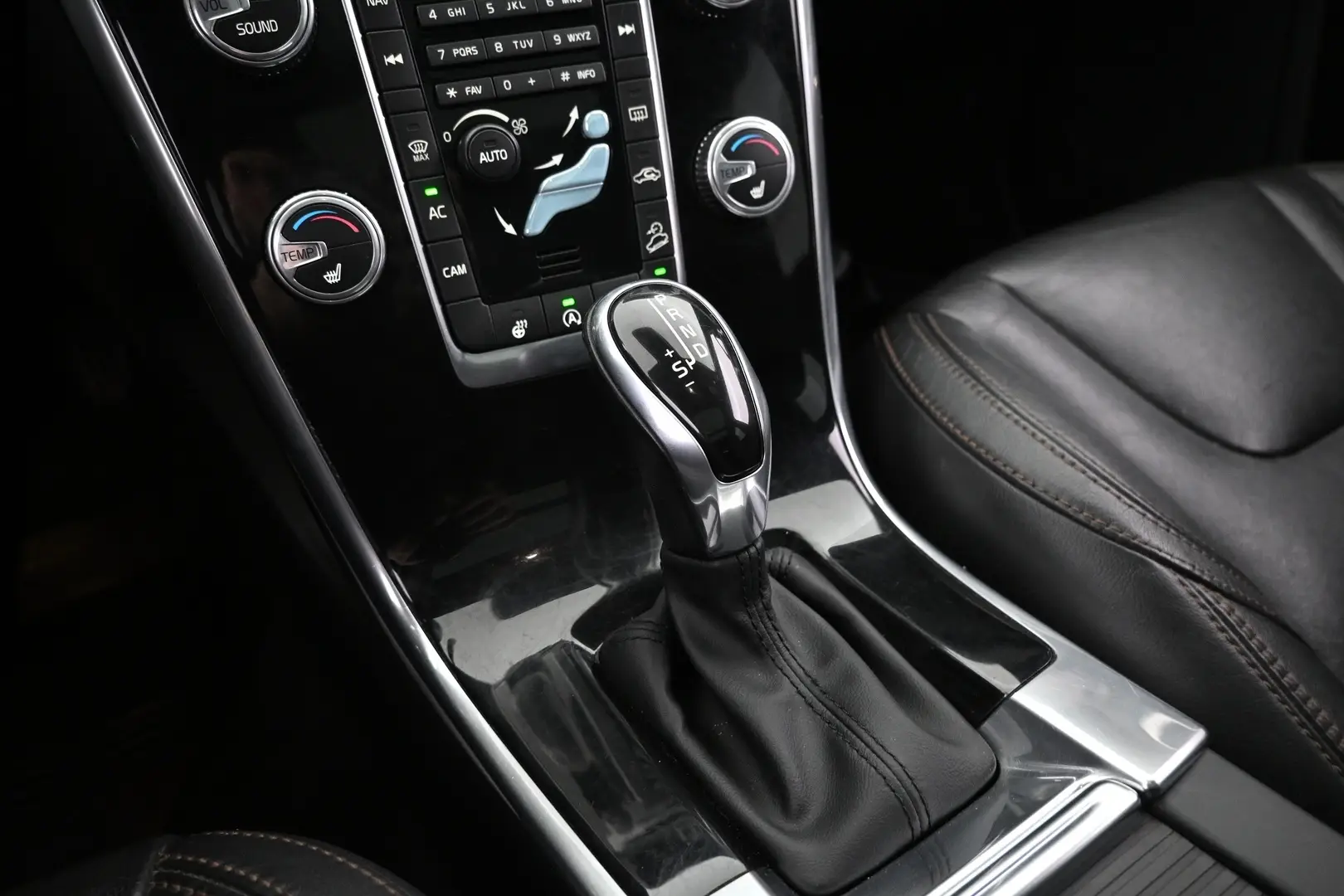 Car Image - 6fTrDaZ2GQ0RVYaAsnaNGe