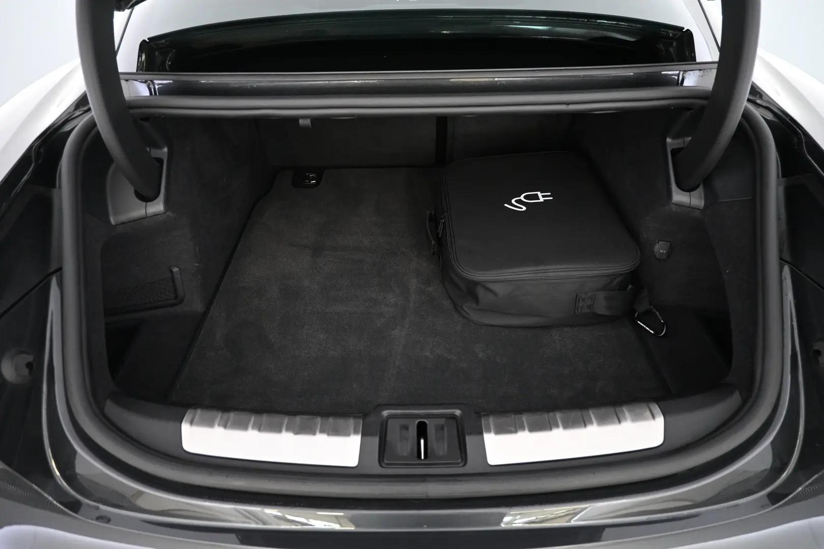 Car Image - kpB1jGFLBpo0TmjIIVQR7
