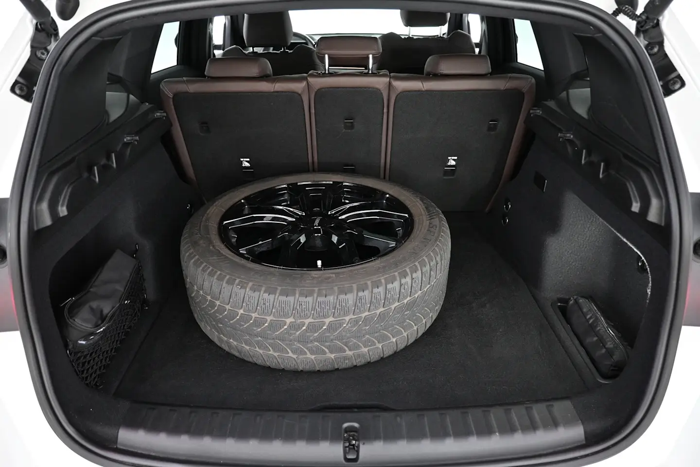 Car Image - 12JlXNuBvzFuqh9KMbnke6