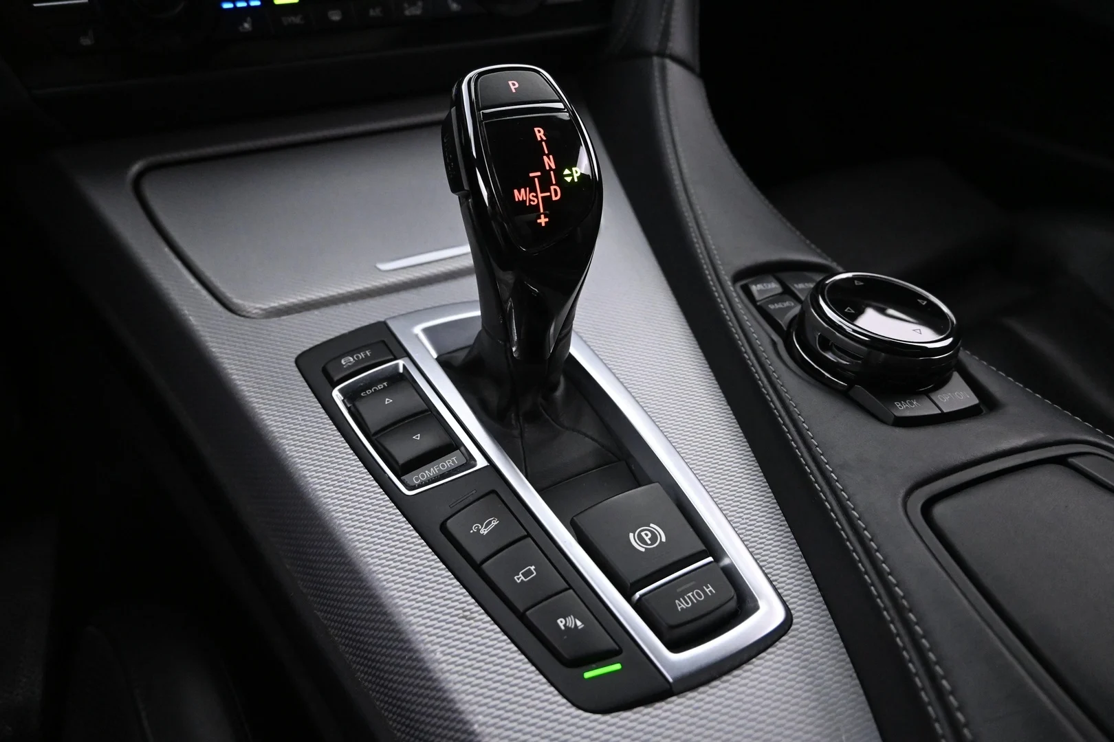 Car Image - 6Y67vXxR64rk8cxZKFQjFe