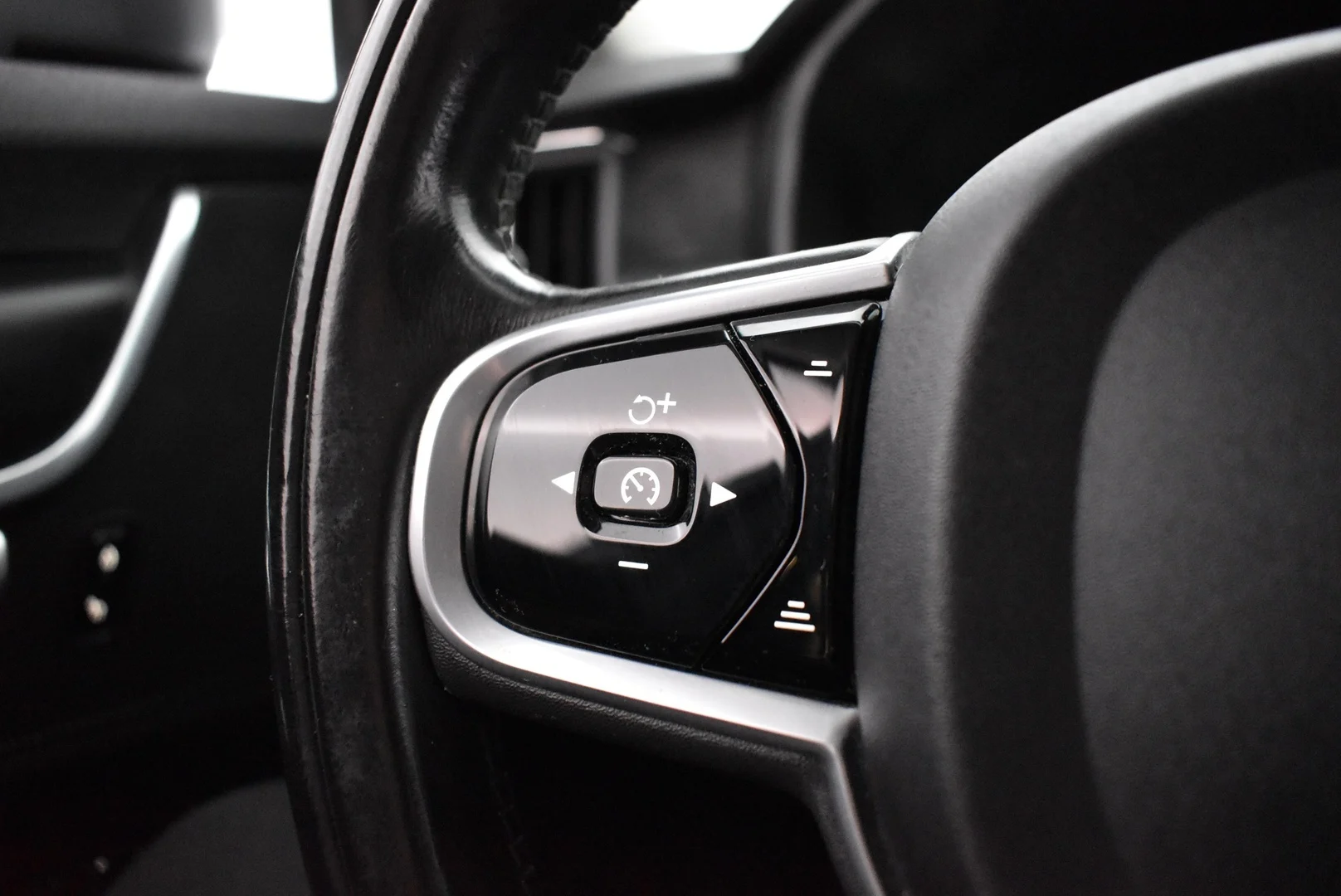 Car Image - 2JSwIwuMrkpsxgmcRd2tkH