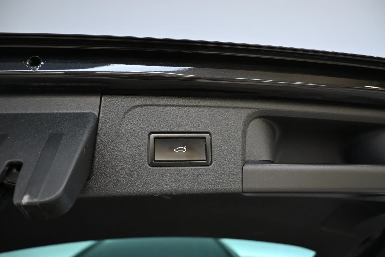Car Image - elLwDNQamEGFWseukfODH